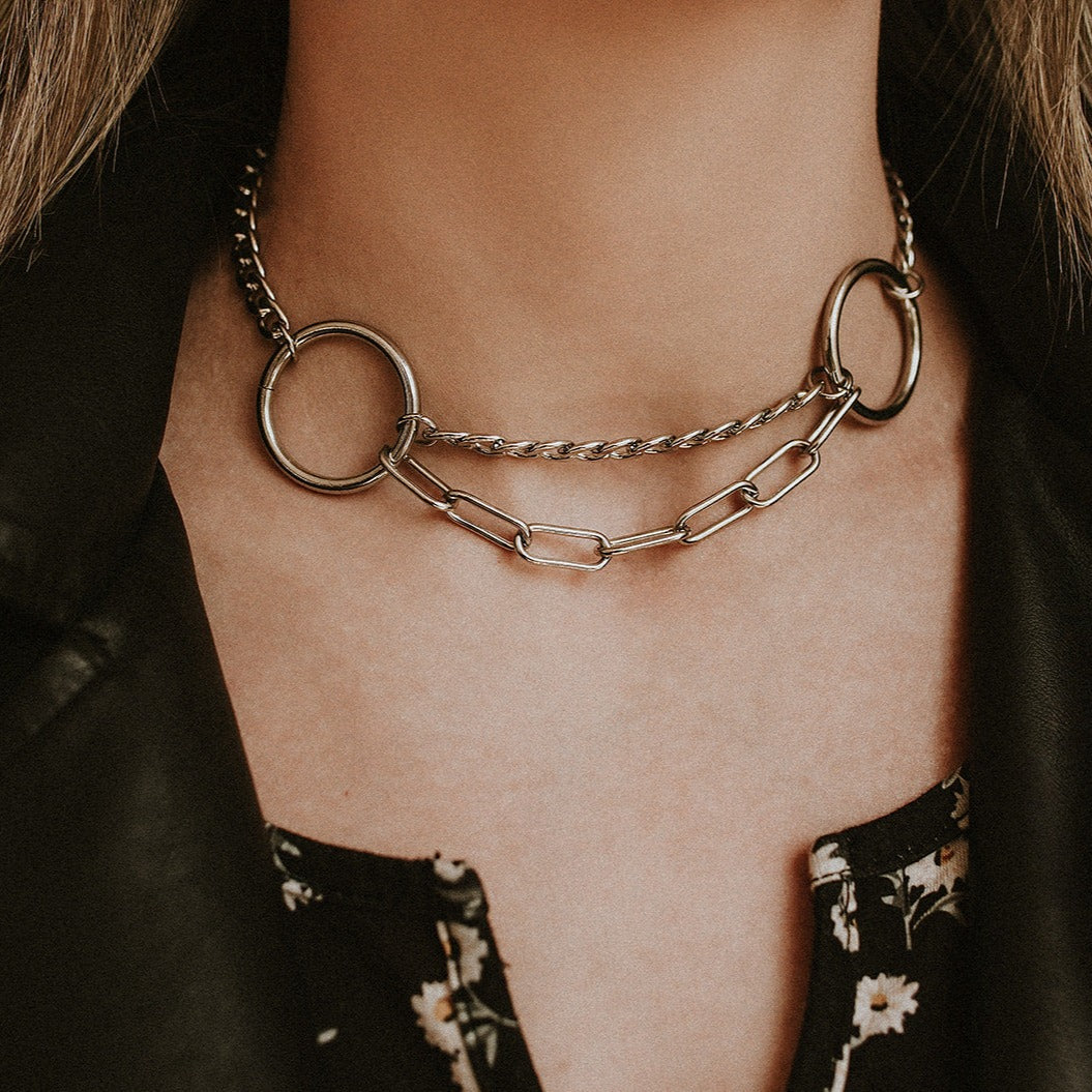 Gothic O Ring Layered Choker Necklace for Women - Vintage Punk Style Choker Jewelry - Perfect for Halloween, Cosplay, and Gothic Fashion Accessories