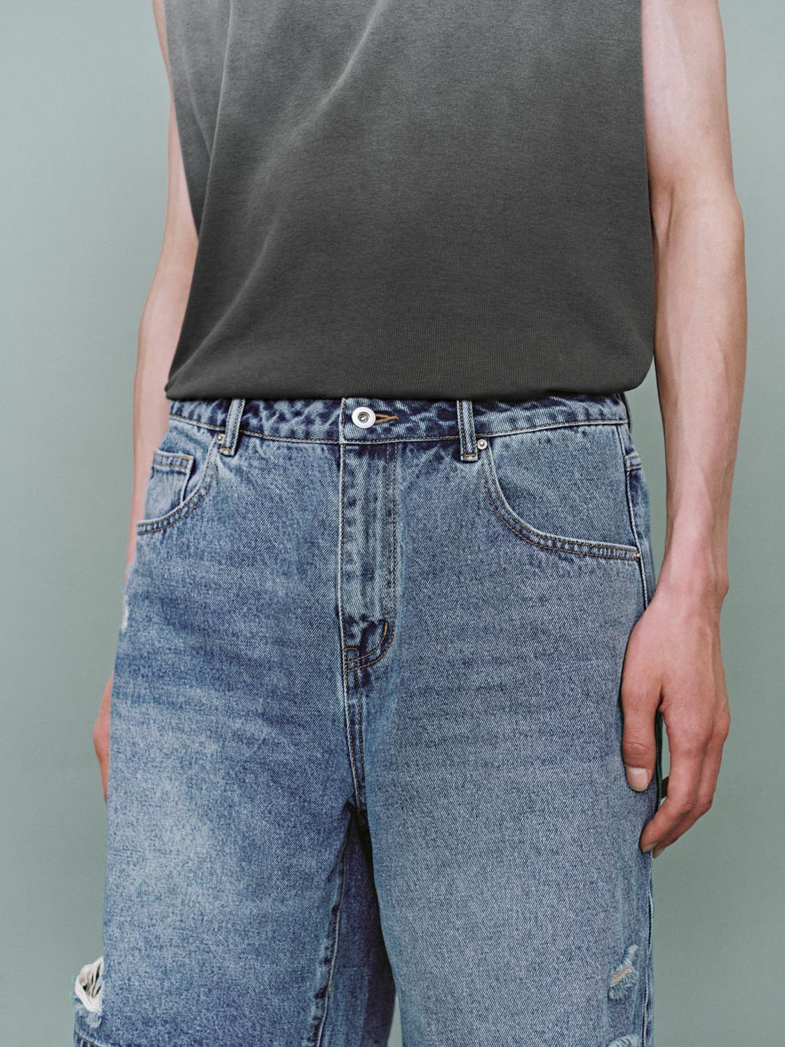 Stylish Women's Denim Shorts UMM850049 - High Waisted Distressed Denim Shorts for Summer | Perfect for Casual Outfits, Beach Trips, and Music Festivals