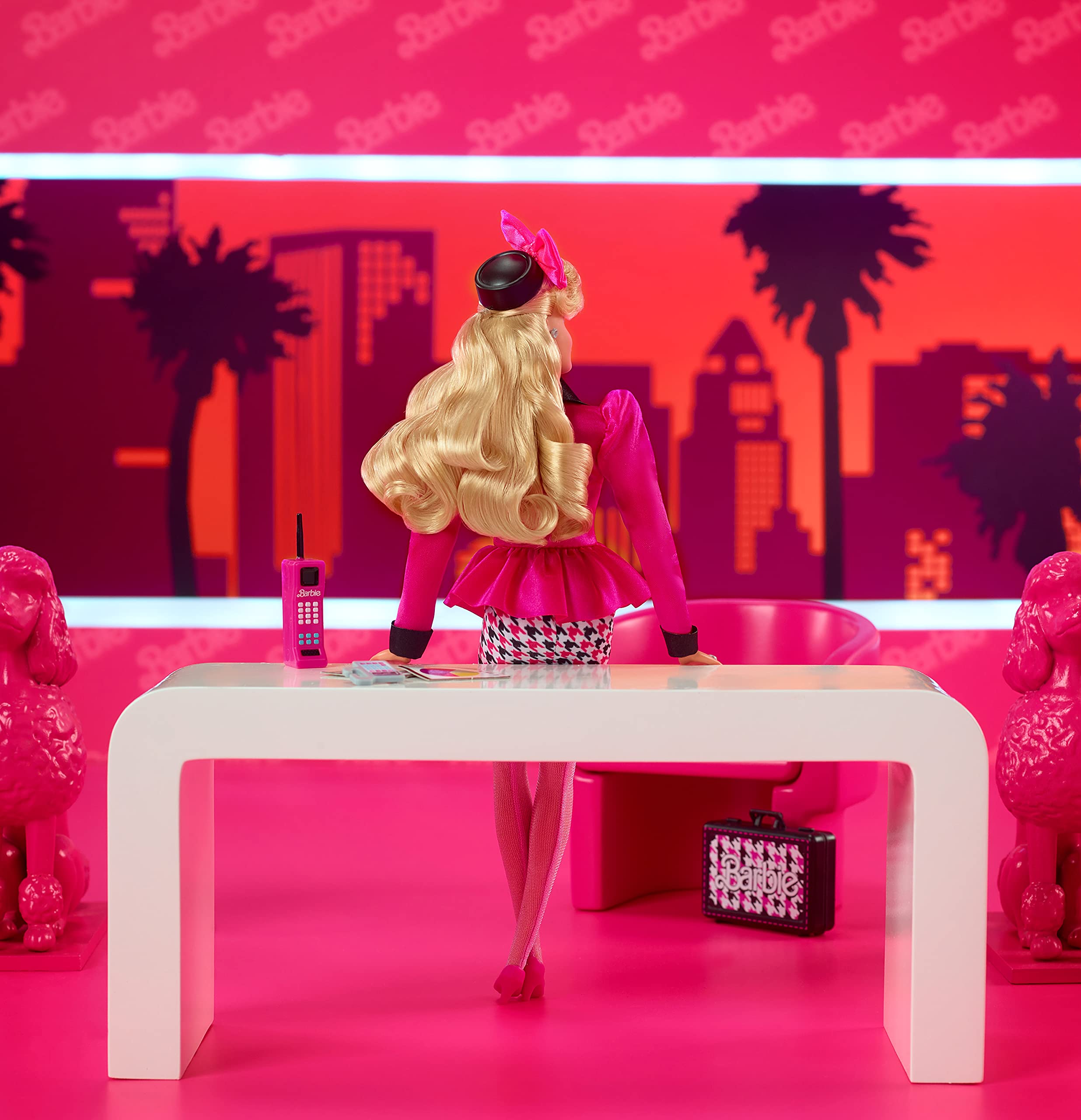 Barbie Rewind 80s Edition Career Girl Doll - 11.5-inch Blonde Fashion Doll with Blazer, Houndstooth Skirt & Accessories, Includes Cassette Tape Stand - Perfect Gift for Collectors & Nostalgic 80s Fashion Display