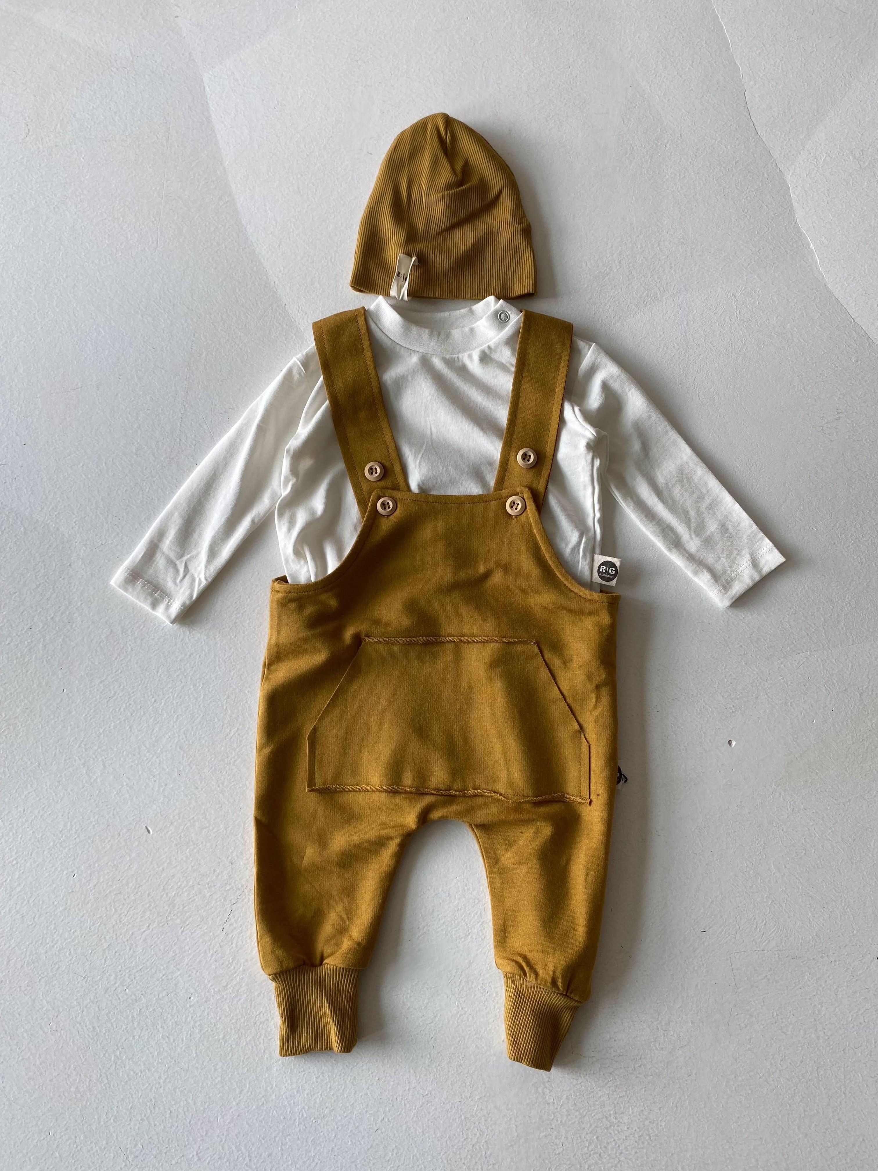 Baby Kangaroo Hooded Jumpsuit and Beanie Set - Soft & Warm Winter Outfit for Newborns & Infants - Perfect for Outdoor Play, Photo Shoots & Family Gatherings