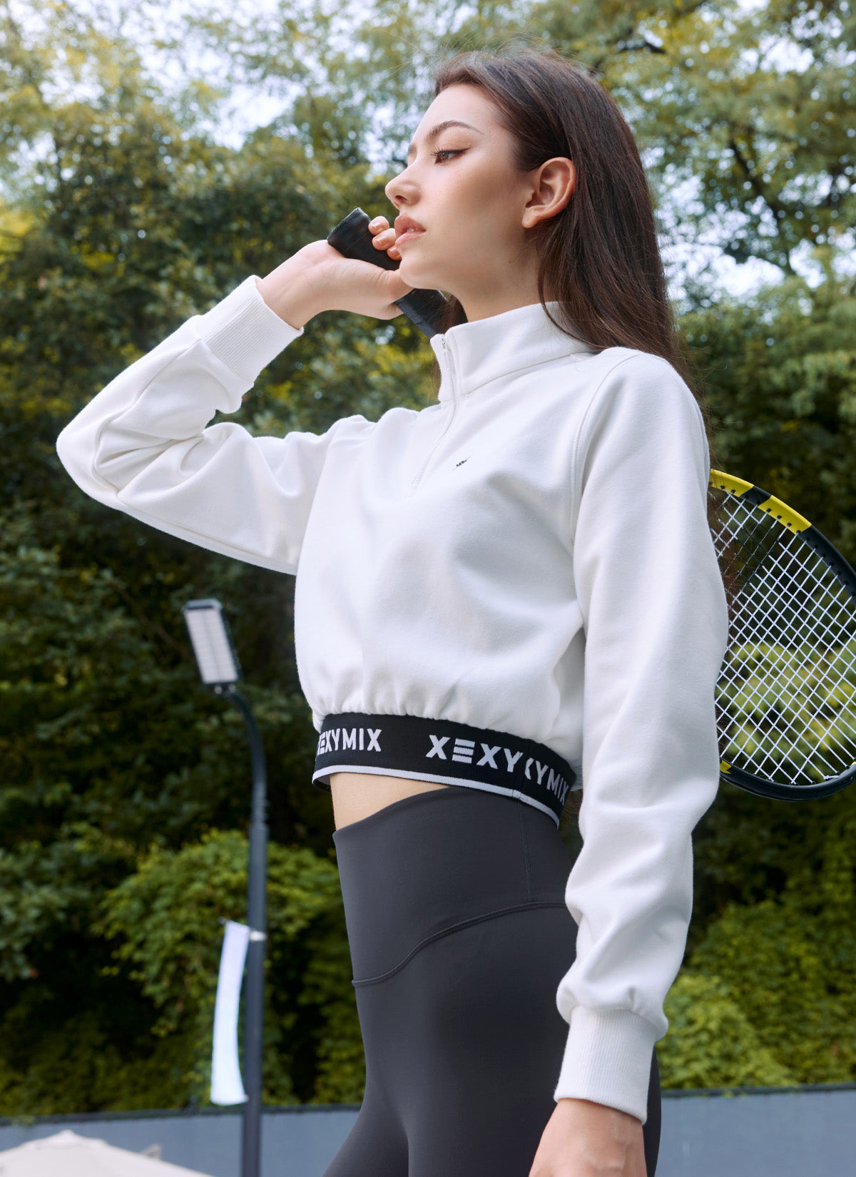 Logo Point Warm Crop Sweatshirt for Women - Trendy Pullover Hoodie for Casual Wear, Gym & Street Fashion