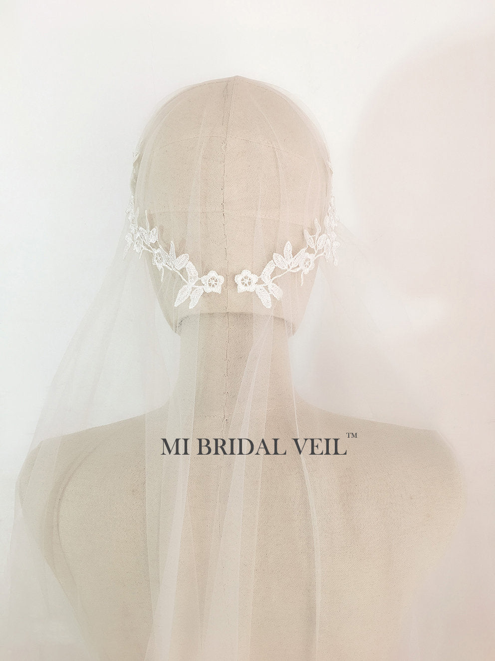 1920s Inspired Juliet Cap Veil with Rose Lace - Vintage Bridal Headpiece for Wedding, Gatsby Theme Party & Retro Photoshoot