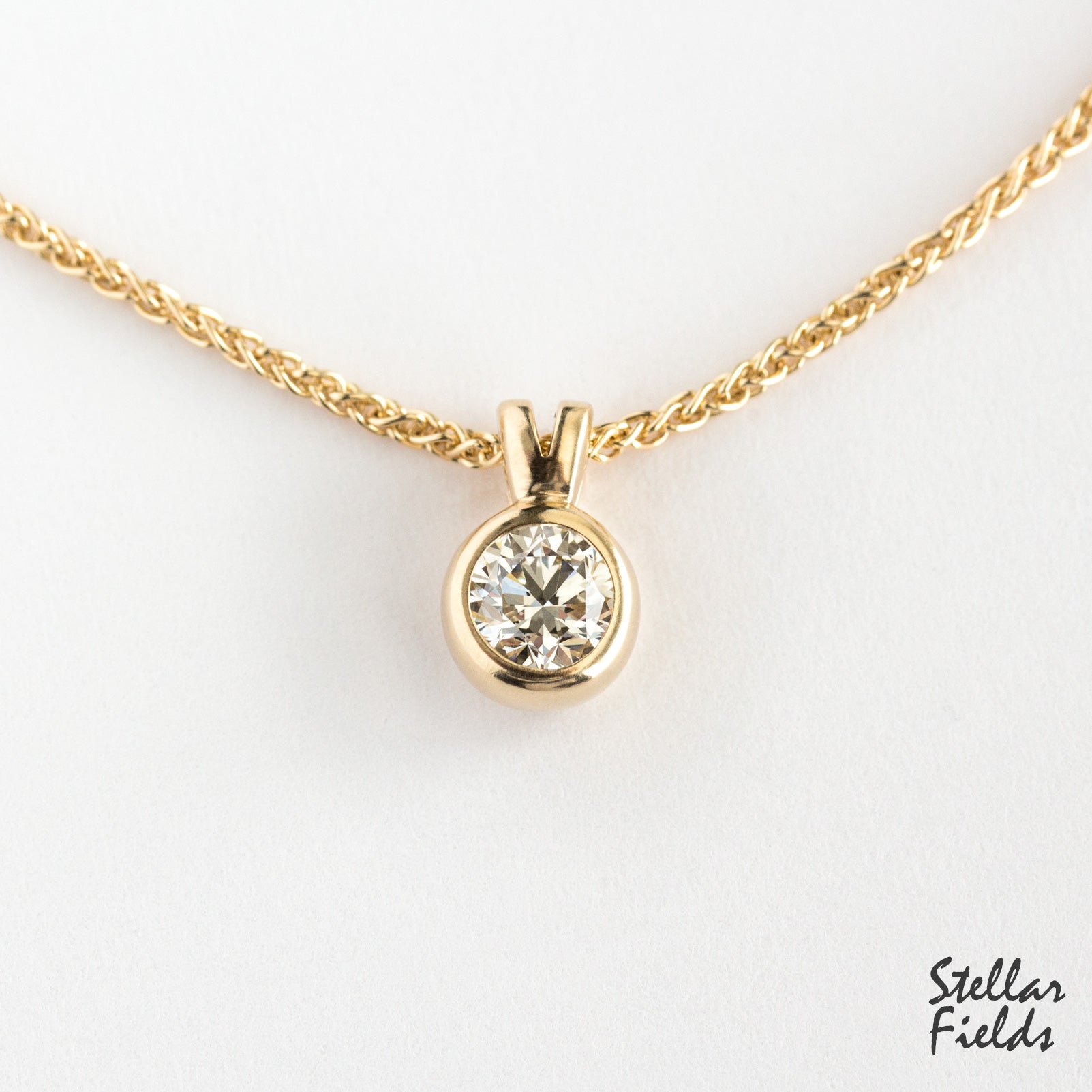 Ethical Lab-Grown Diamond Pendant Necklace - Minimalist Modern Bezel Setting for Women - Perfect for Everyday Wear, Date Nights & Special Occasions