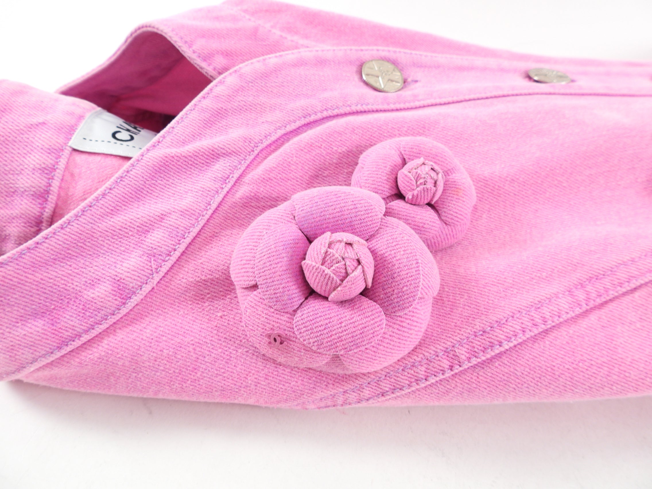 Chanel Spring 2021 Bright Pink Denim Jacket Women's Size FR36 / US4 - Perfect for Spring Outfits, Casual Wear & Fashion Events