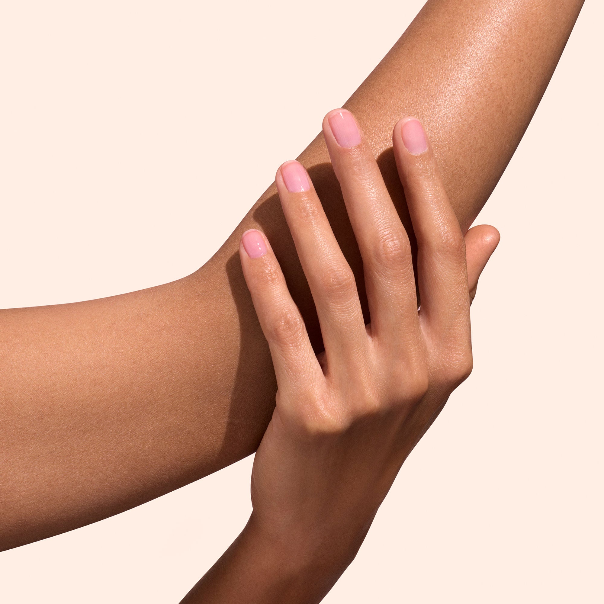 Manucurist Active Glow Nail Polish - Vegan & Non-Toxic Nail Care for Healthy, Shiny Nails | Perfect for Daily Wear, Special Occasions & At-Home Manicures