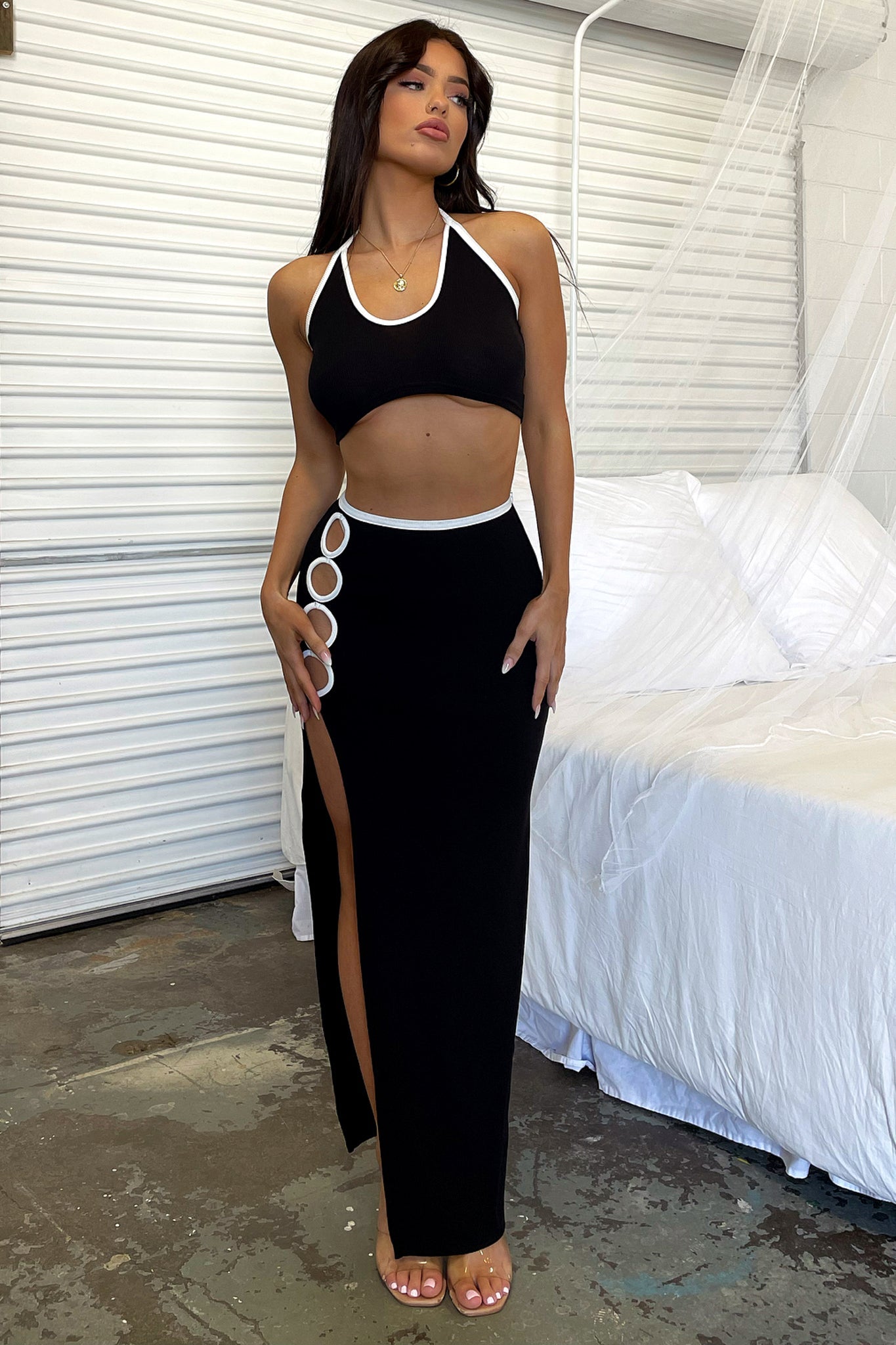 Kalvin Crop Top - Stylish Black Women's Fashion T-Shirt for Casual Wear, Street Style & Summer Outfits