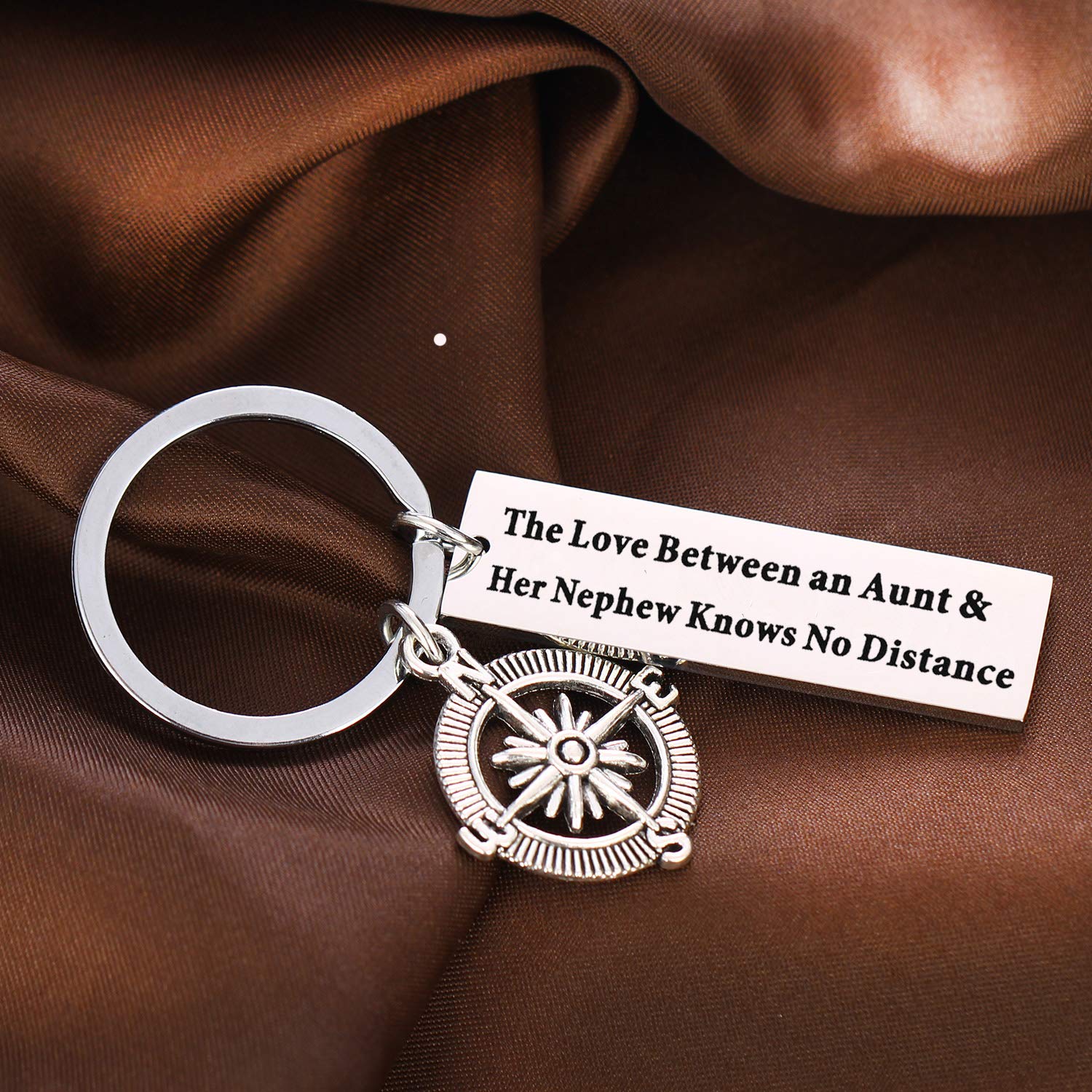 YEEQIN Aunt Keychain Gift - Heartwarming Nephew to Aunt Present - Engraved Keyring for Aunties (Style 01) - Perfect for Birthday, Christmas & Long-Distance Family Appreciation