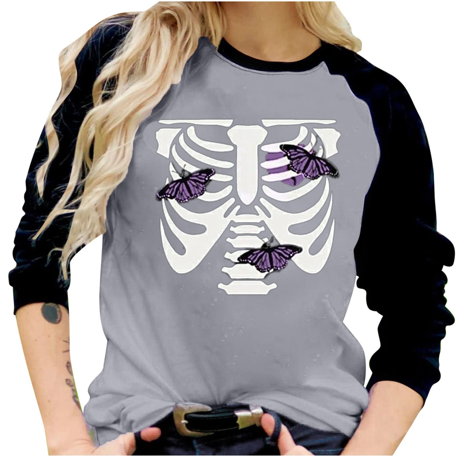 Trendy Fall Women's Long Sleeve Bat Graphic T-Shirt - Loose Fit Halloween Tunic Top for Going Out & Casual Wear | Perfect for Parties, Pumpkin Picking & Autumn Outfits 2023