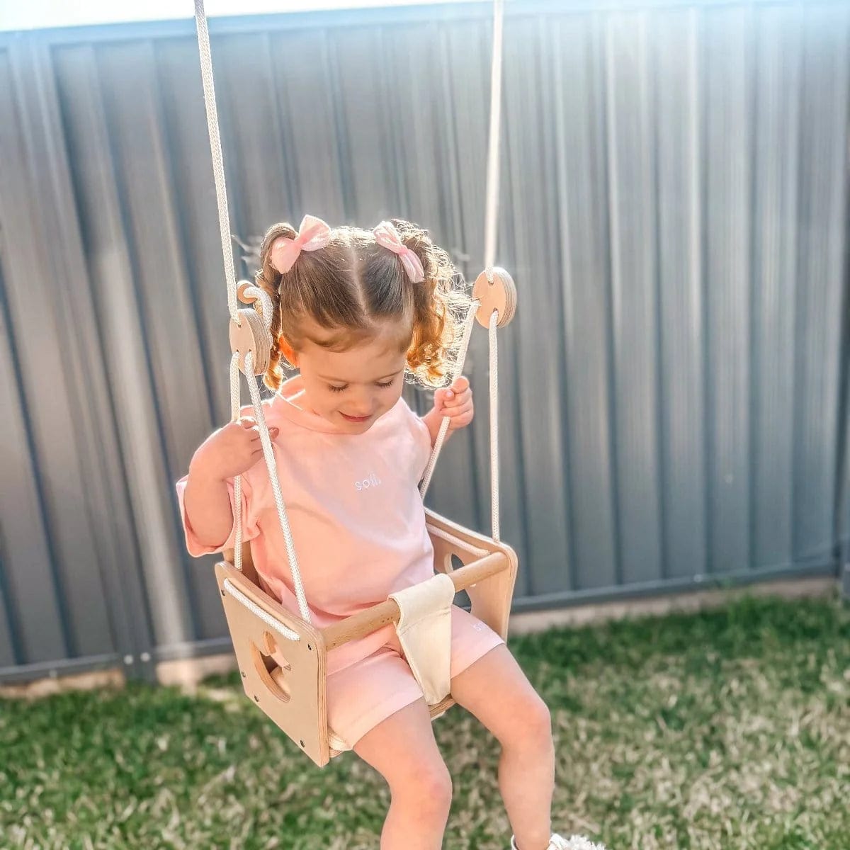 Felix Baby Swing Seat - Adjustable Infant Rocker with Soothing Music & Timer - Perfect for Newborns, Infants & Toddlers - Ideal for Nursery, Playroom & Travel Use