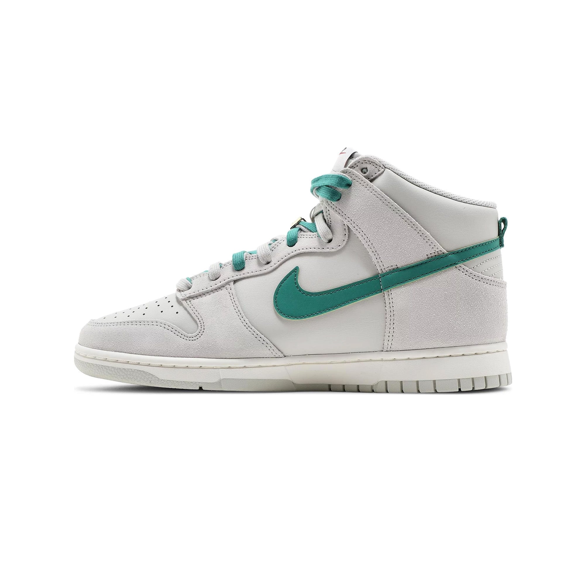 Nike Dunk High SE 'First Use Green Noise' Sneakers – Retro Basketball Shoes for Men & Women – Perfect for Streetwear, Casual Outfits & Sneaker Collectors