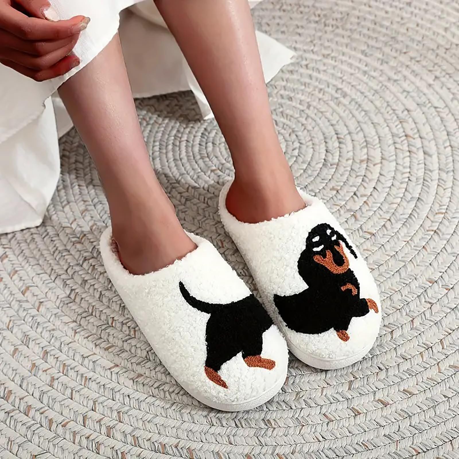 **Adorable Dachshund & Chicken Cartoon Slippers for Women - Soft Plush Memory Foam House Shoes - Cozy Indoor/Outdoor Slippers for Relaxing at Home, Lounging & Comfort**