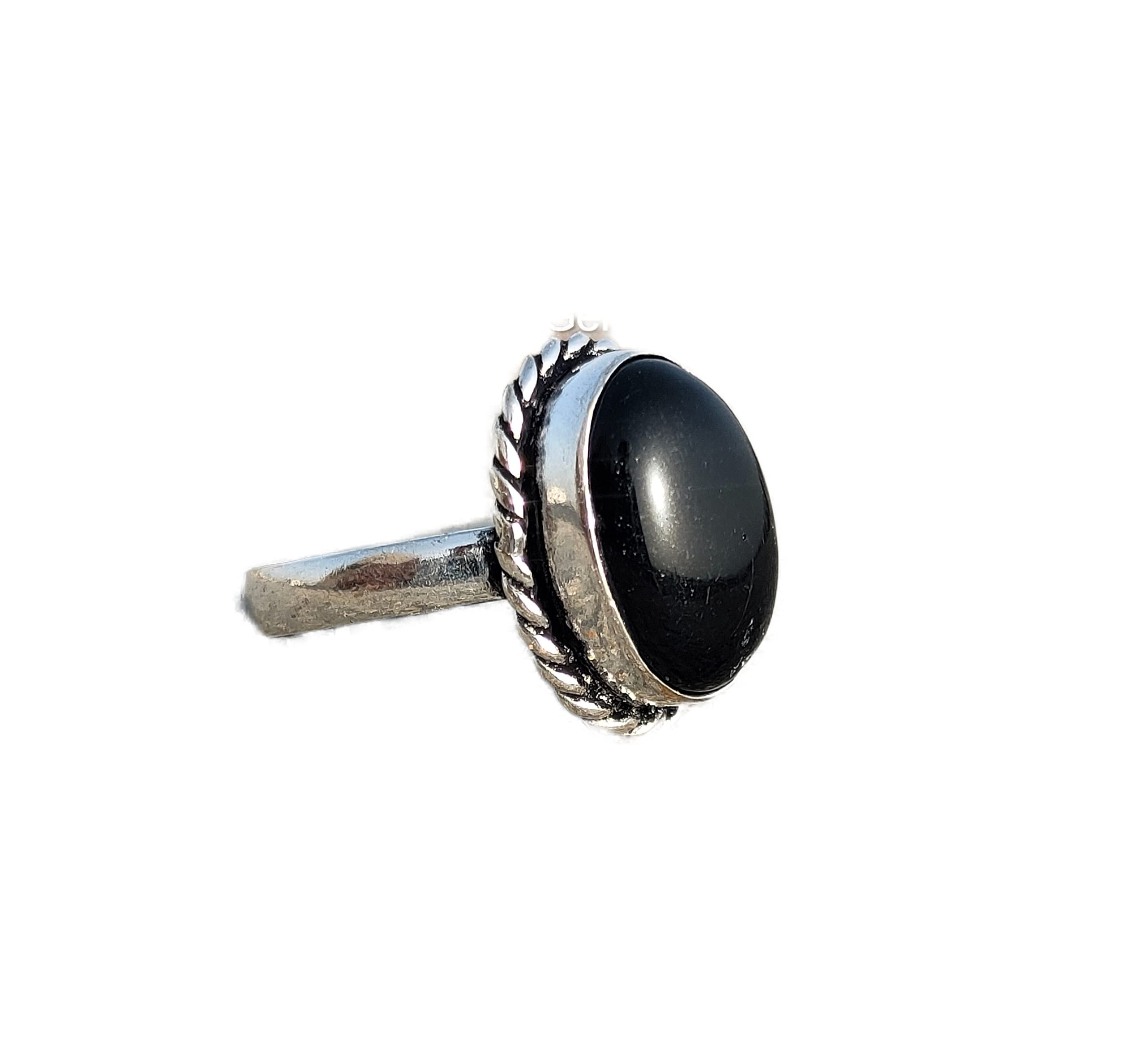 Natural Black Onyx Ring for Women - Handmade Boho Statement Jewelry with Oval Healing Crystal Stone | Dainty Everyday Gift for Her, Perfect for Spiritual Healing, Meditation & Boho Fashion Accessories