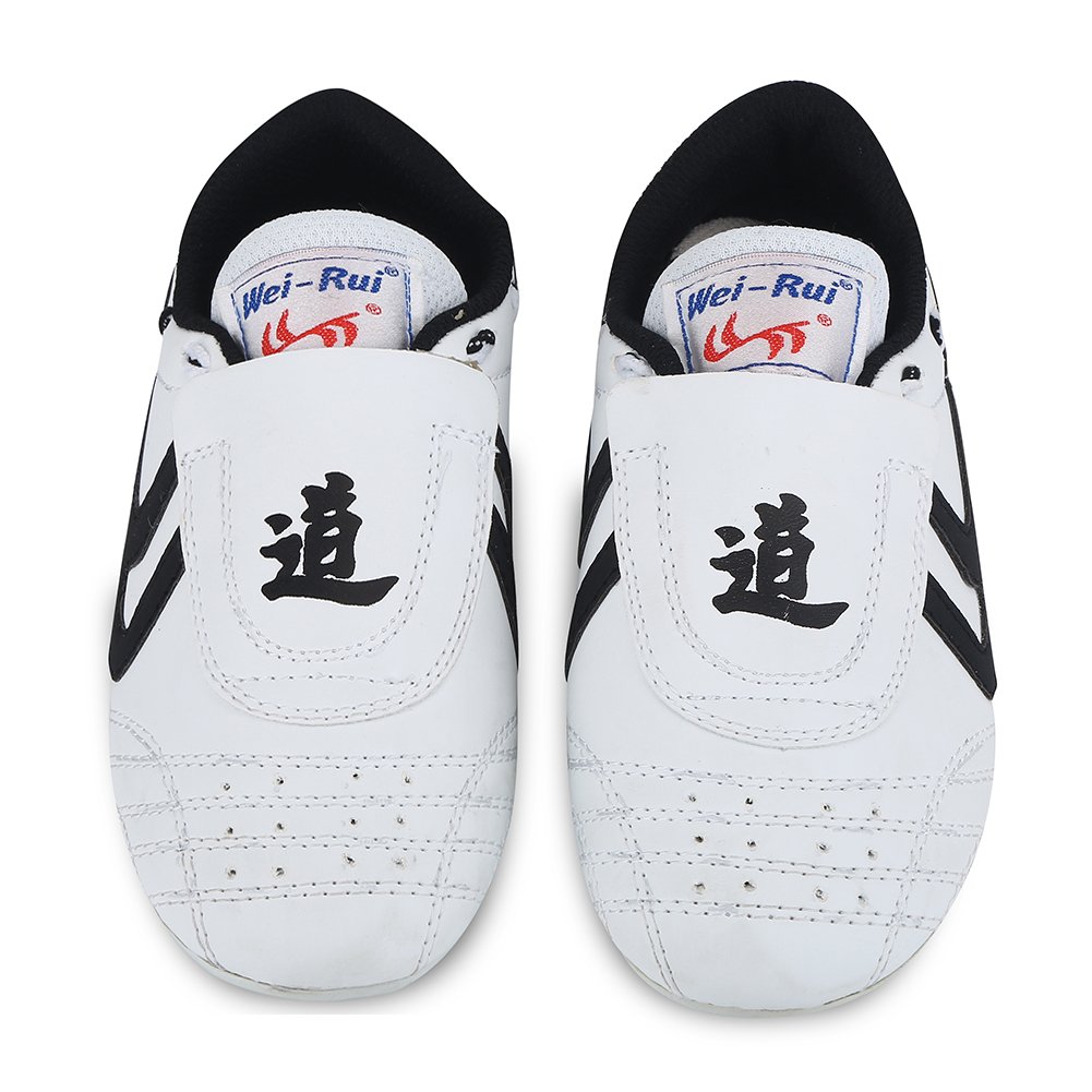 **Lightweight Taekwondo & Karate Shoes for Kids, Teens & Men - Martial Arts Training, Boxing, Kung Fu, Taichi (Size 31/19.4cm) - Perfect for Dojo, Gym & Competition**