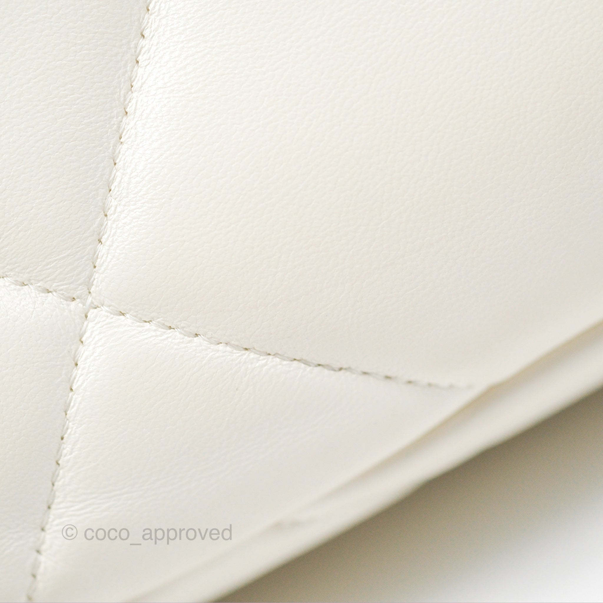 Chanel 19 Small Handbag in Ivory White Lambskin Leather with Mixed Hardware - Luxury Crossbody Bag for Women, Perfect for Date Night & Special Occasions