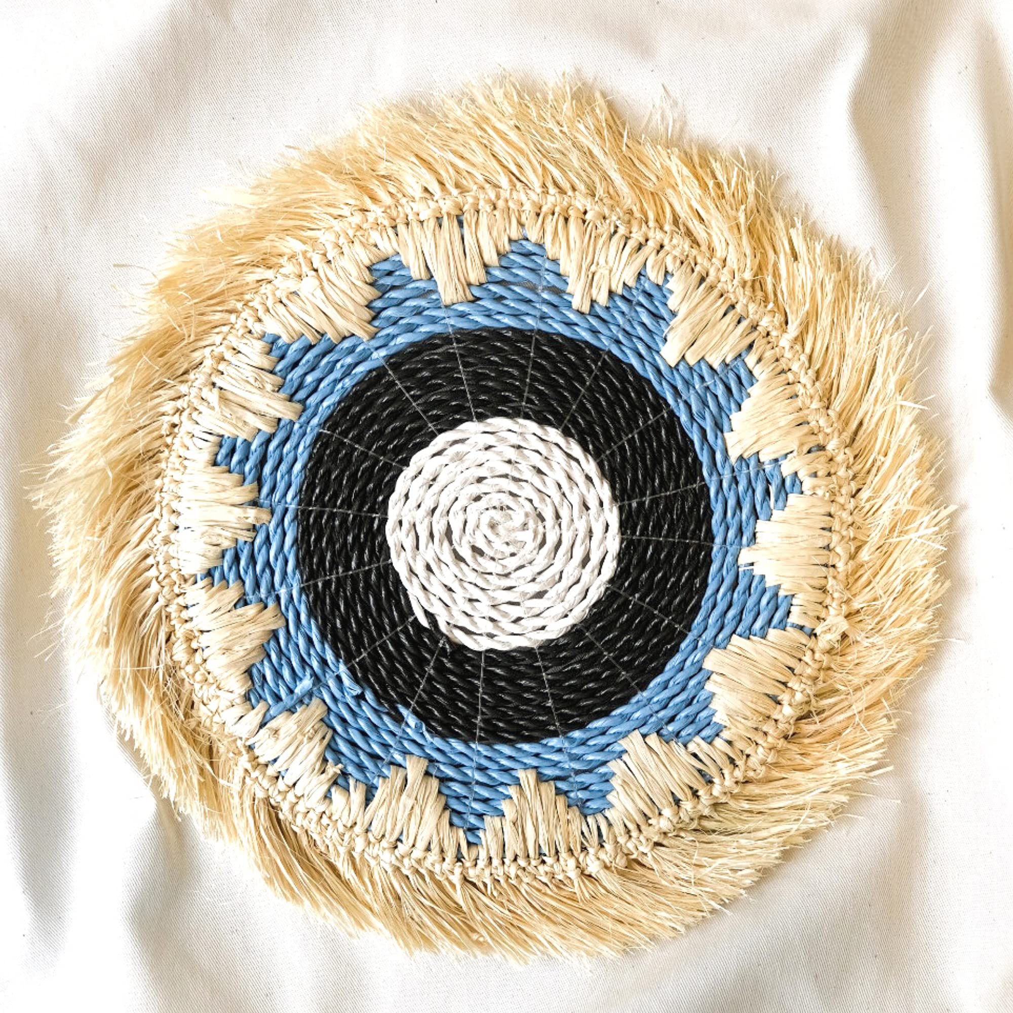 Handwoven Round Rattan Placemats - Boho Farmhouse Table Decor Set of 4, Natural Wicker Braided Place Mats for Dining Table, Kitchen, Coffee Table & Wall Decor - Perfect for Home, Restaurant and Outdoor Use