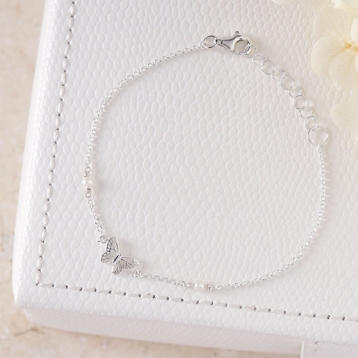 Elegant Butterfly Pearl Bracelet for Women - Handmade Fashion Jewelry Gift for Birthday, Anniversary & Special Occasions