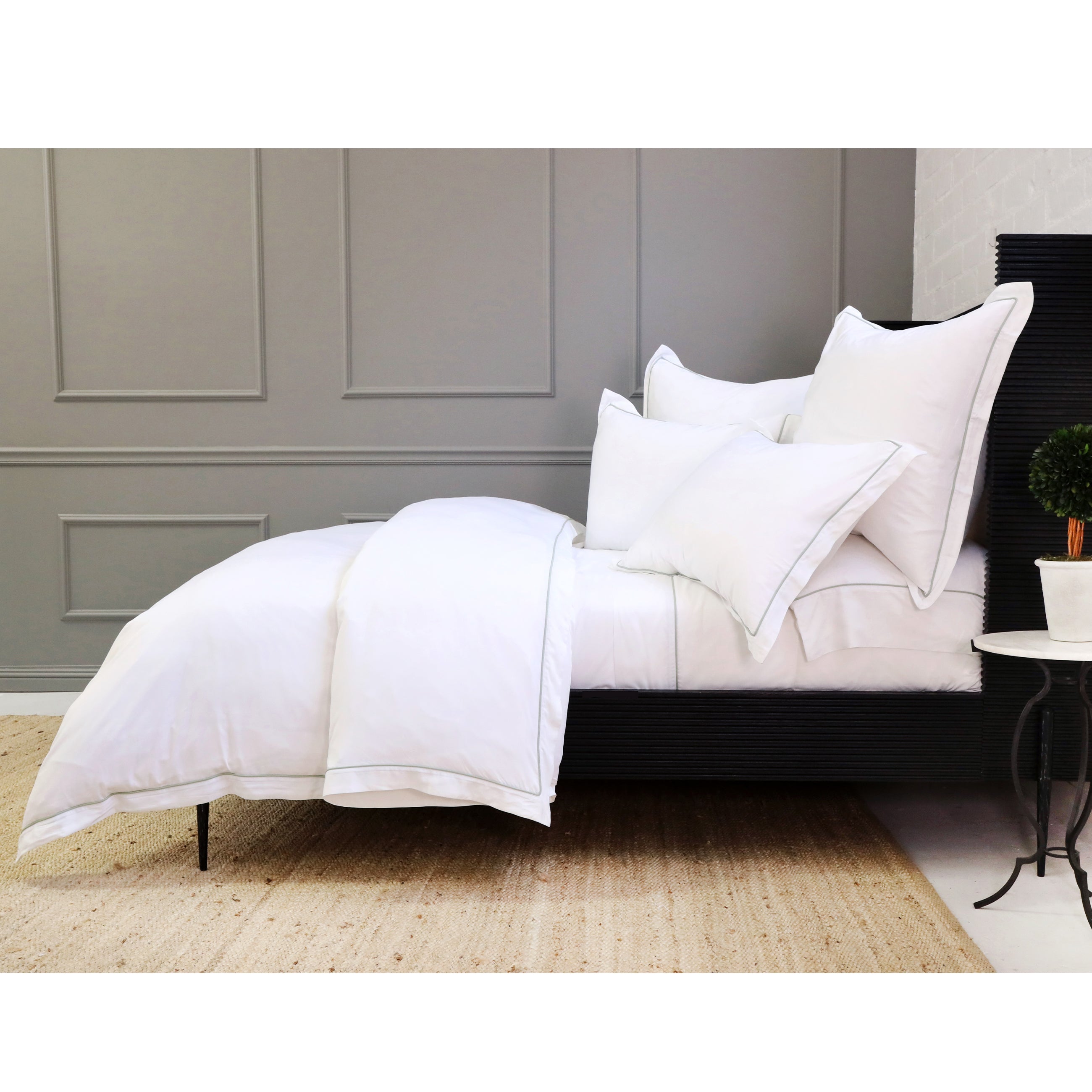 Sheena Bamboo Sateen Duvet Cover Set - Queen Size, Soft & Breathable Bedding Set for Luxurious Sleep - Perfect for Master Bedroom, Guest Room & Hotel Decor
