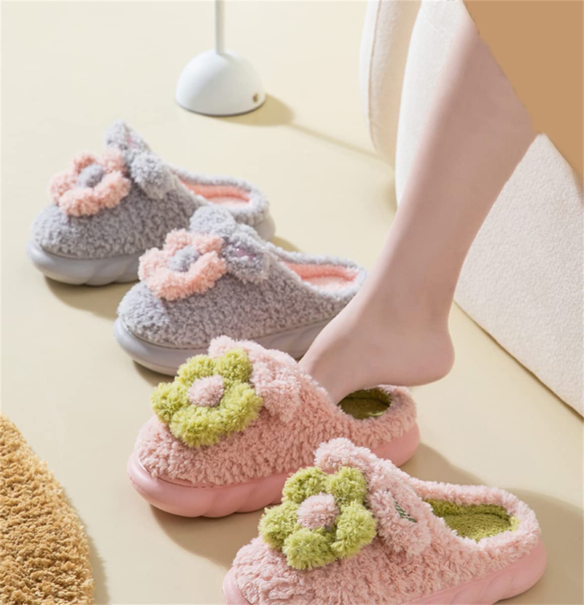 Women's & Men's Warm Plush Slippers with Non-Slip Thick Sole - Cozy Indoor House Shoes for Winter with Floral Design - Perfect for Home, Lounge & Relaxation