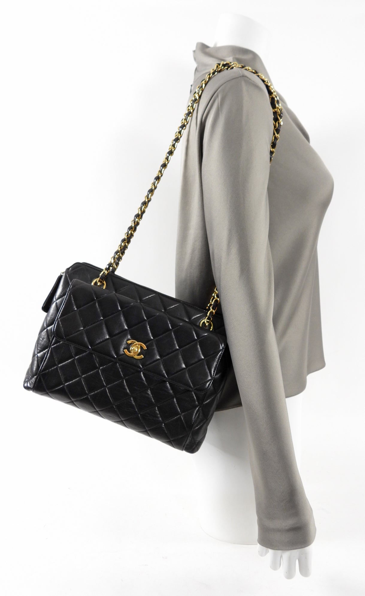 Vintage Chanel 1996 Small Black Lambskin Chain Shoulder Bag - Classic Luxury Crossbody Purse for Women, Perfect for Evening Parties & Date Nights
