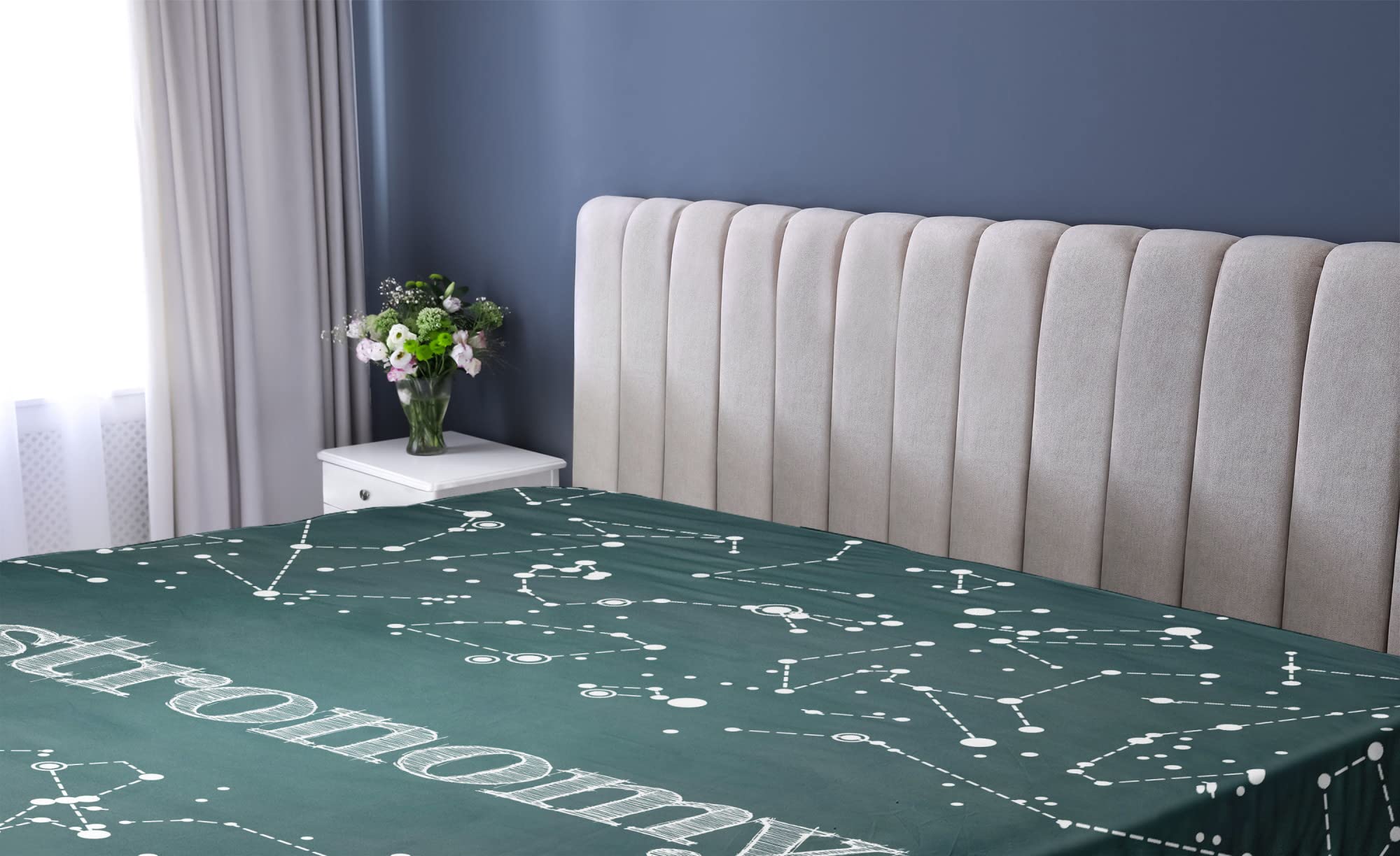Ambesonne Queen Size Fitted Sheet - Astronomy Constellation Design with Star Clusters, Deep Pocket Elastic All Around for Comfort, Green & White | Perfect for Space-Themed Bedrooms, Dorm Rooms & Science Enthusiasts