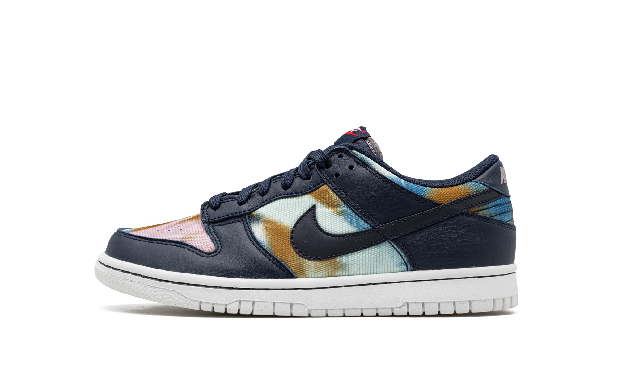 Nike Kids Dunk Low SE GS Basketball Shoes - Lightweight & Comfortable Sneakers for Boys & Girls - Perfect for School, Sports & Casual Wear