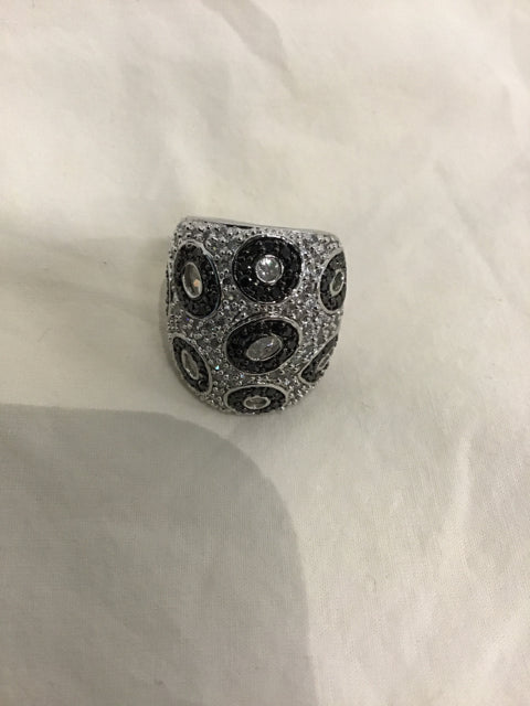 Elegant Silver Black Stone Rhinestone Ring for Women – Perfect for Parties, Weddings & Evening Events