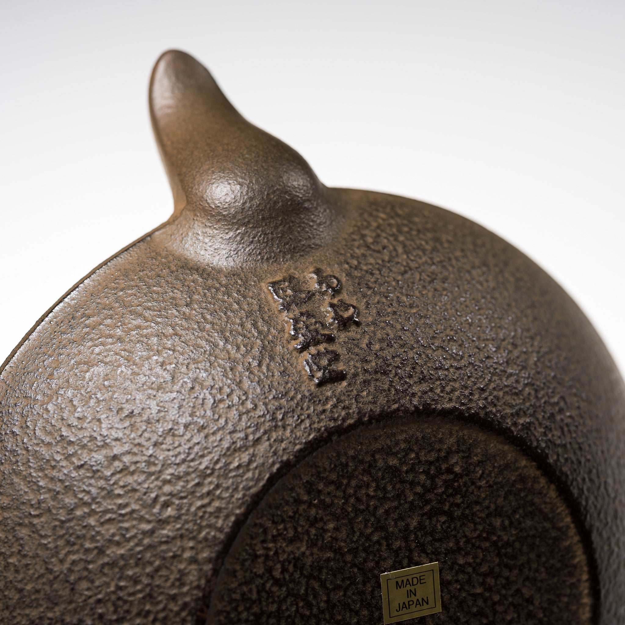 Premium Japanese Kyo Kiyomizu Ware Cast Iron Teapot - 410ml Gold Cherry Blossom Design for Authentic Tea Ceremony & Home Decor