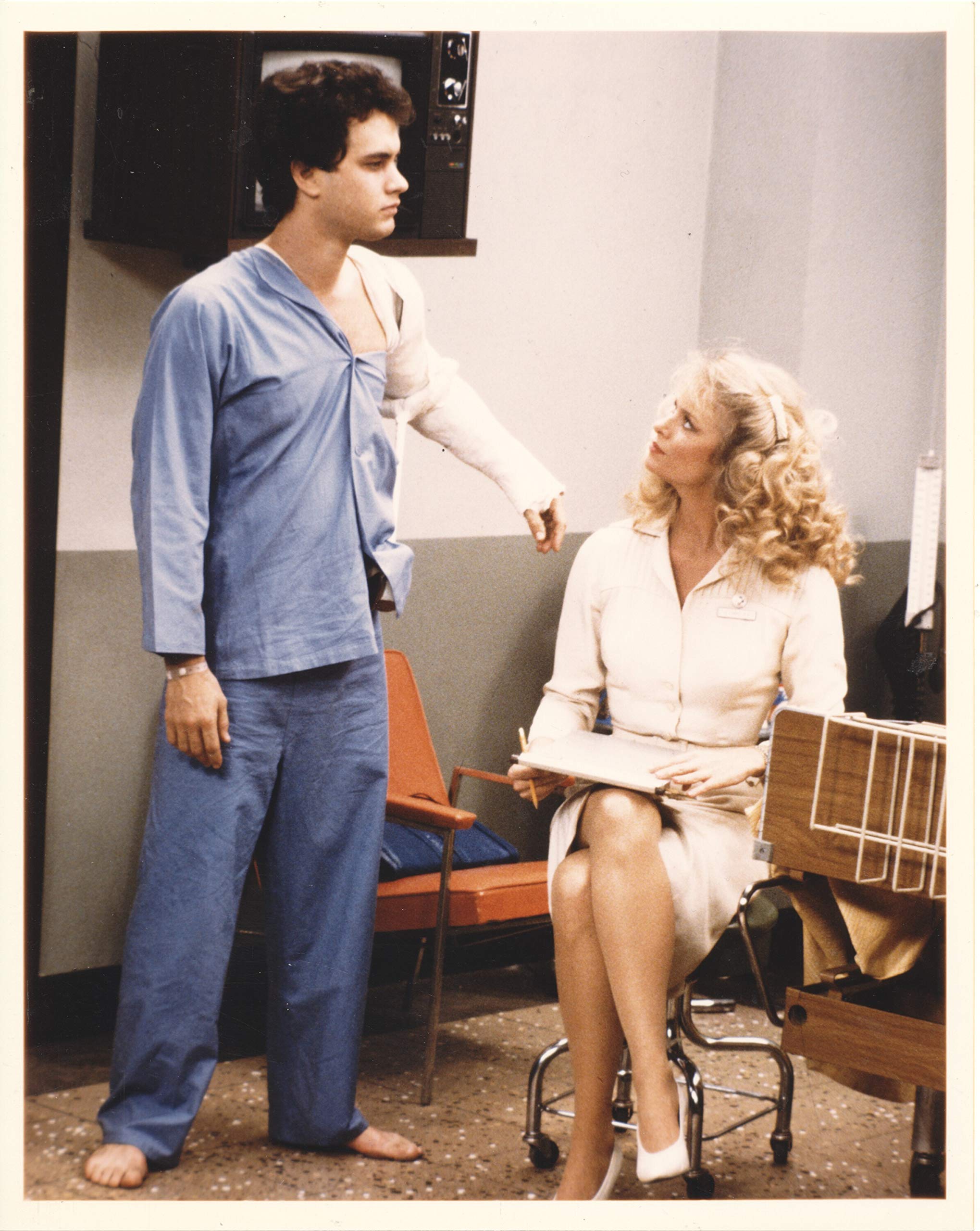 TOM HANKS & DONNA DIXON Vintage 8x10 Photo - Bosom Buddies TV Show Collectible Memorabilia - Perfect for Fans, Gift Giving, and Home Theater Decor