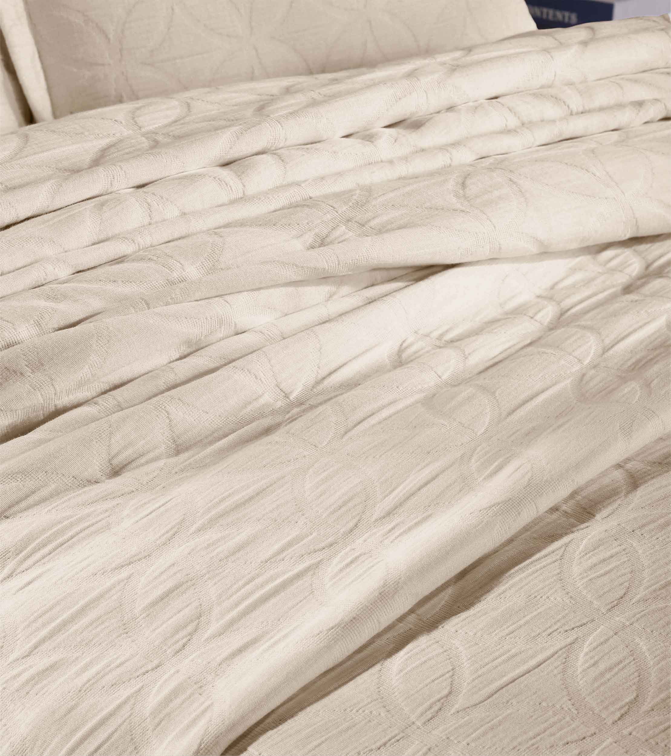 Serenity Cotton Matelasse Celtic Circle Airy Bedspread Set - Queen Size Lightweight Quilted Coverlet with All-Over Embroidery for Bedroom Decor, Guest Room & Cozy Home Styling
