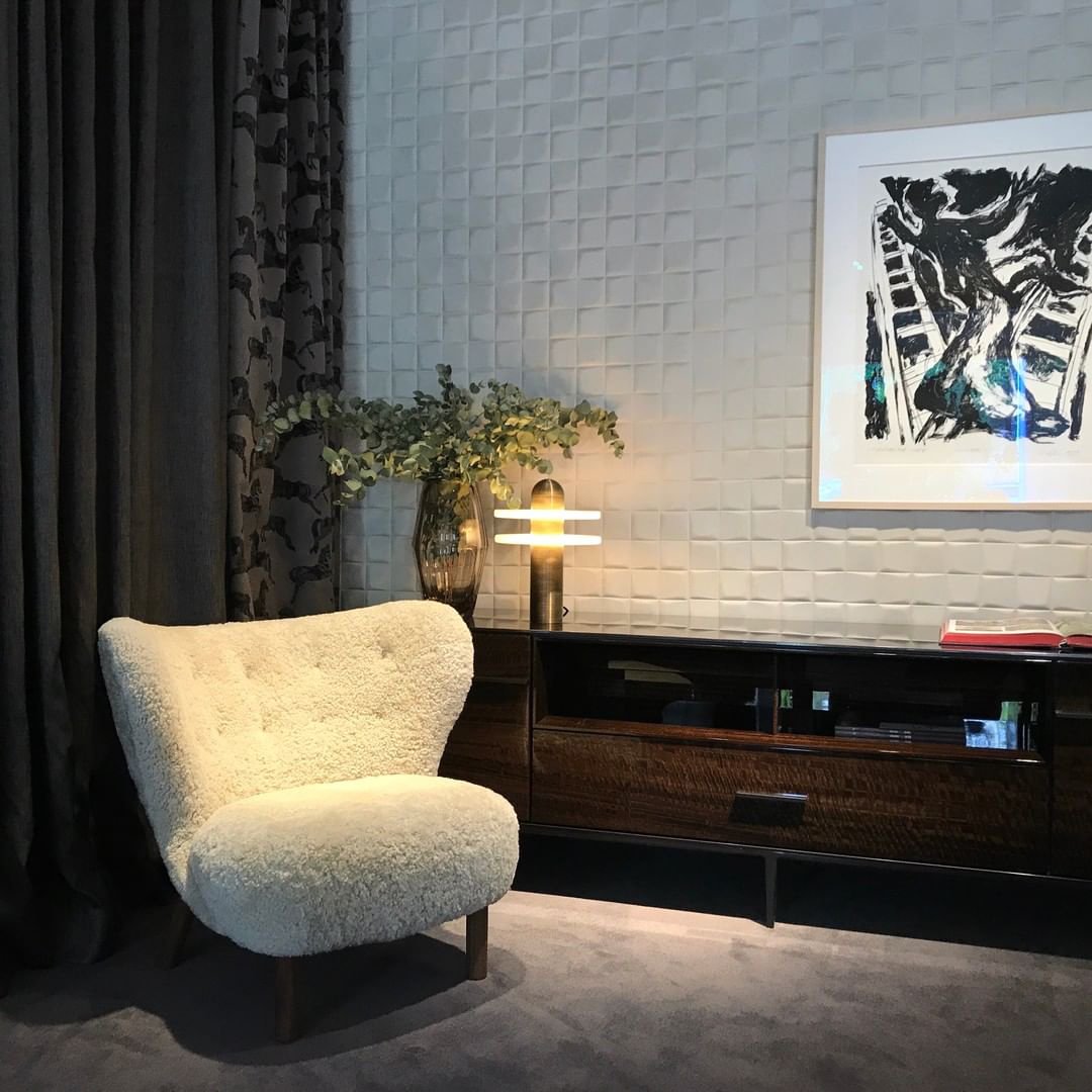 Alabaster Comet Table Lamp - Modern Bedside & Living Room Lighting for Home Decor | Nightstand, Office Desk, Dorm Room