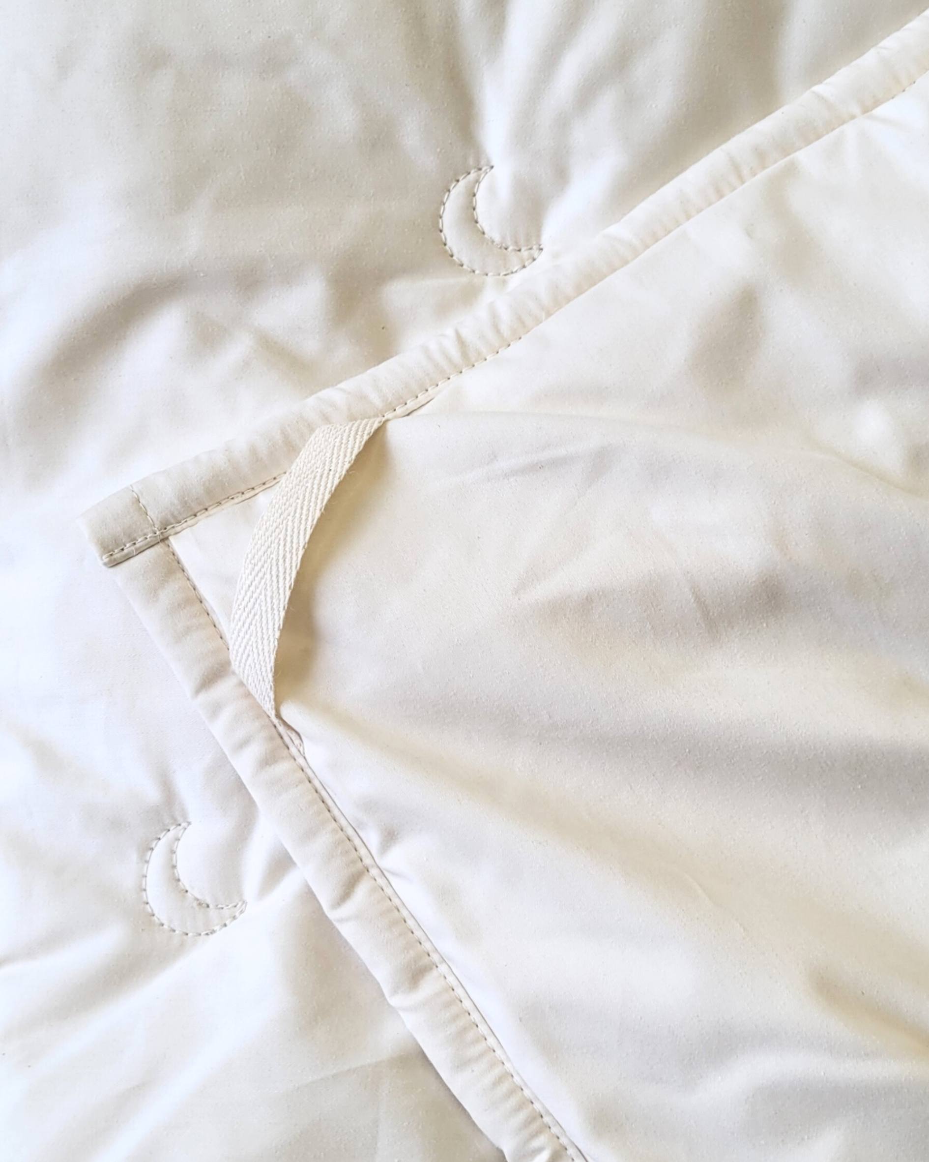 Premium Alpaca and Wool Comforter - Ultra Soft All-Season Bedding for Cold Winter Nights & Cozy Home Decor