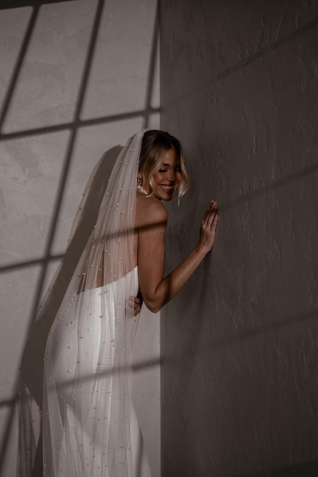 Elegant Pearl Veil for Bridal Accessories - Perfect for Weddings, Prom, and Special Occasions