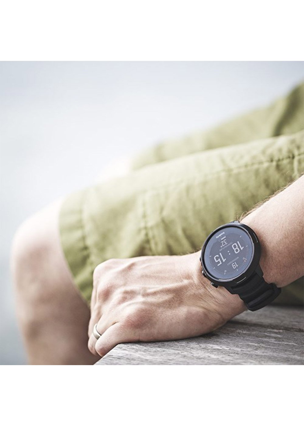 Suunto D5 All Black Dive Computer with USB Charging Cable - Perfect for Scuba Diving, Snorkeling & Underwater Adventures