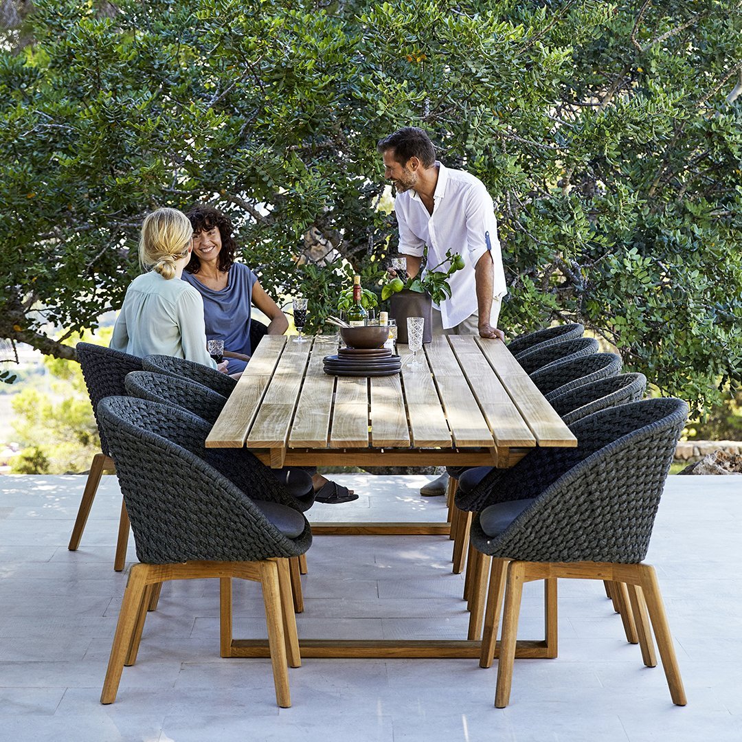 Endless Outdoor Dining Table - Durable Weatherproof Patio Table for Backyard, Garden & Poolside - Perfect for BBQs, Parties & Al Fresco Dining