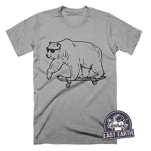 Funny Polar Bear Skateboard T-Shirt - Vintage Cool Graphic Tee for Men, Women & Kids - Perfect Gift for Skateboarders & Animal Lovers (Casual Wear, Street Style, Birthday Present)