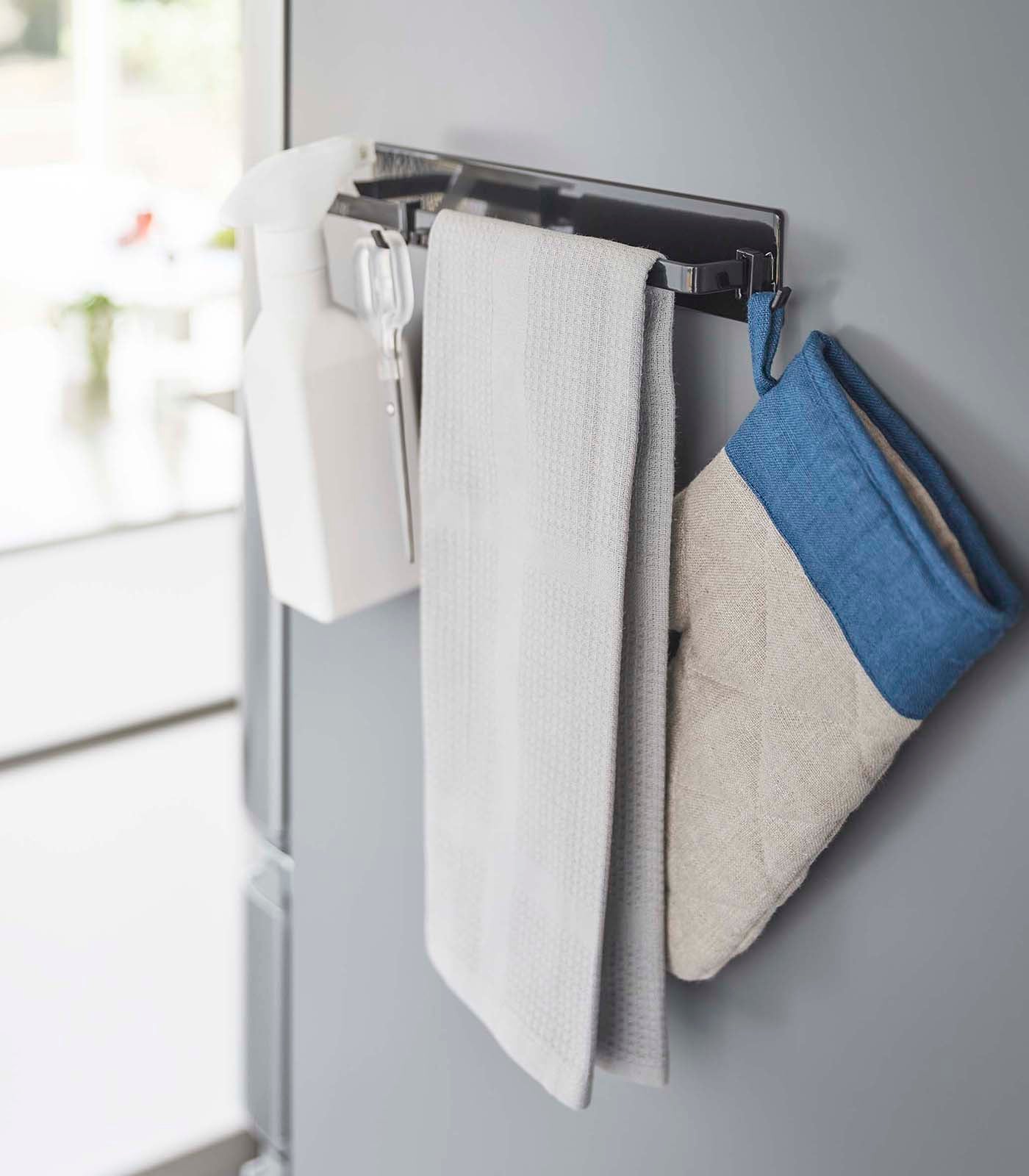Strong Magnetic Kitchen Towel Holder - Rustproof Stainless Steel Hanger for Dish Towels, Oven Mitts & Pot Holders - Perfect for Kitchen, RV, Camper & Dorm Use