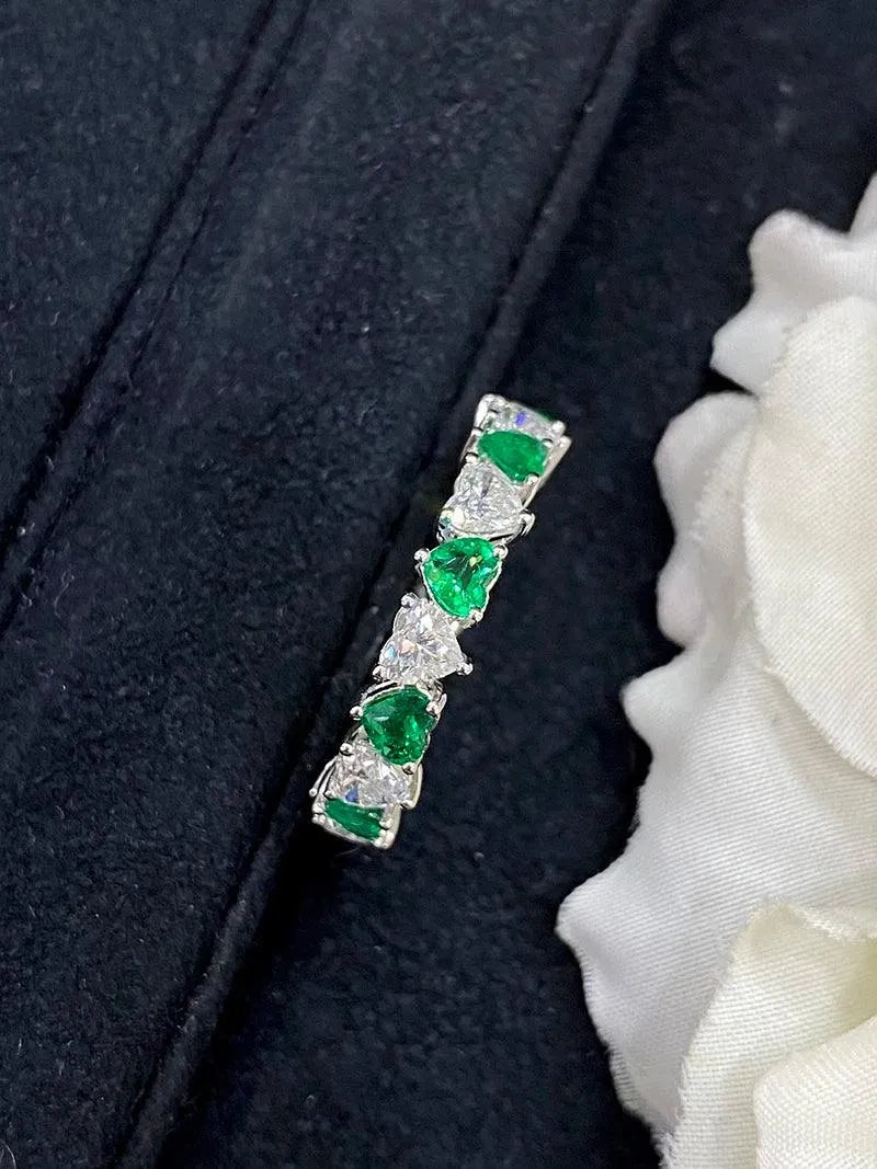 18K White Gold Emerald and Diamond Heart-Shaped Engagement Ring for Women - Luxury Romantic Jewelry for Proposals, Anniversaries, and Special Occasions