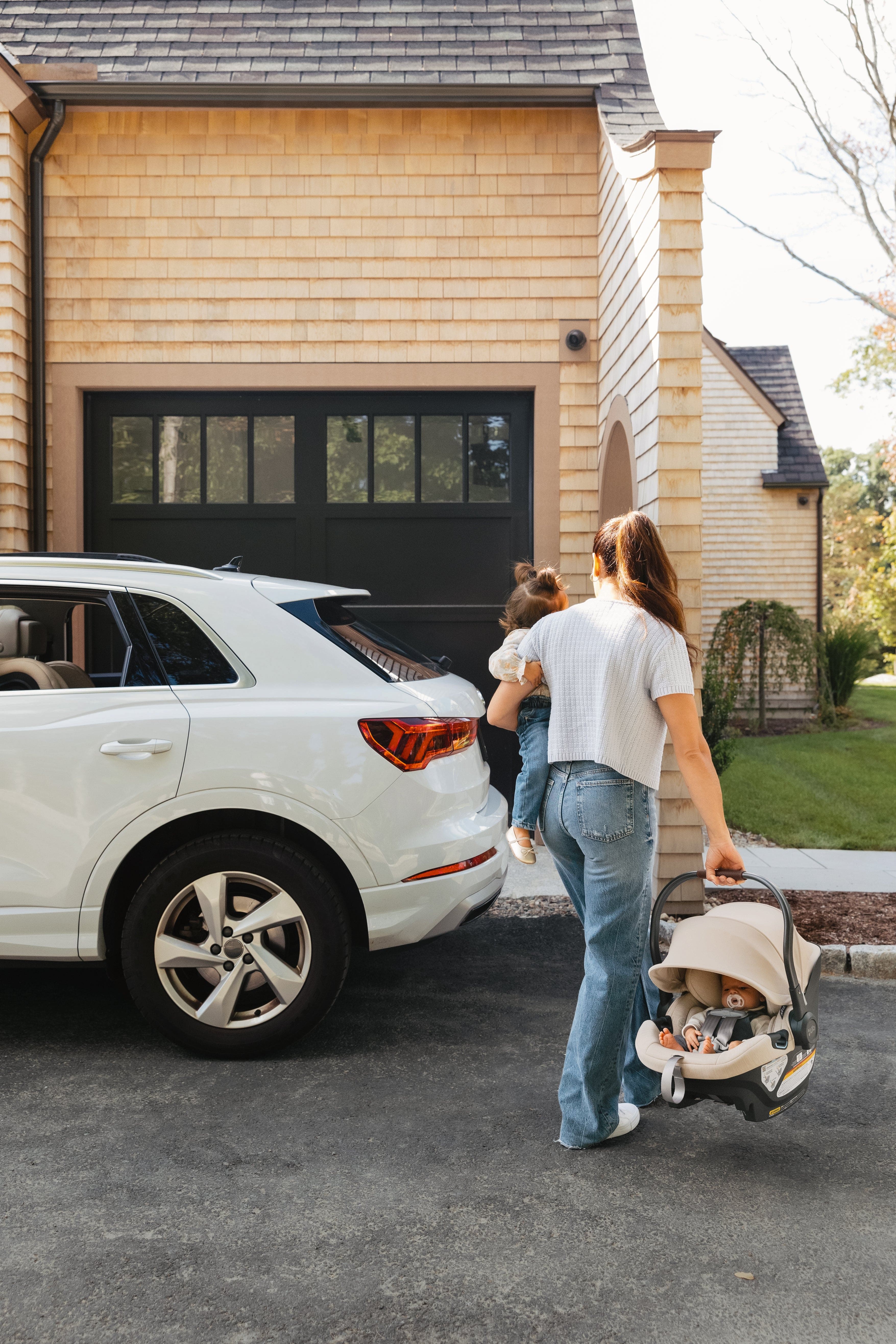 Uppababy Aria Lightweight Convertible Car Seat for Infants & Toddlers - Safe, Comfortable & Easy to Install - Perfect for Travel, Daily Commutes & Family Road Trips