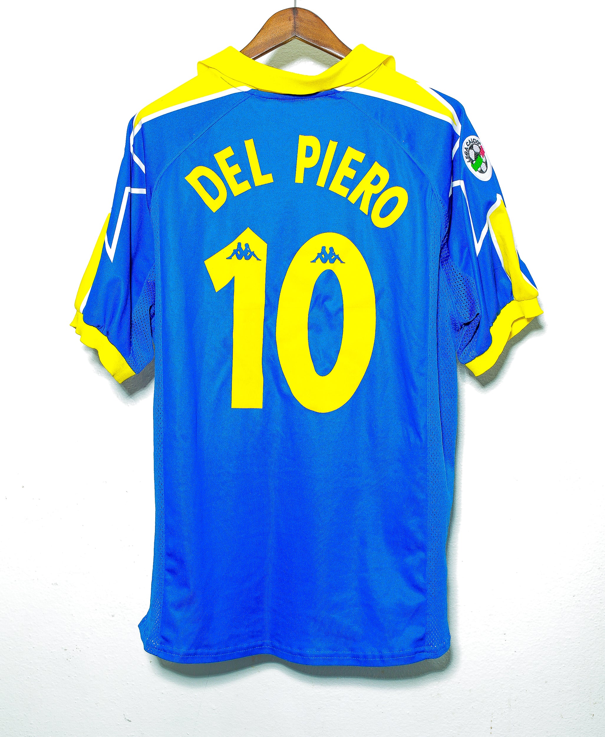 Authentic 1997-1998 Juventus Away Jersey #10 Del Piero (Size M) - Vintage Soccer Shirt for Collectors & Match Days
