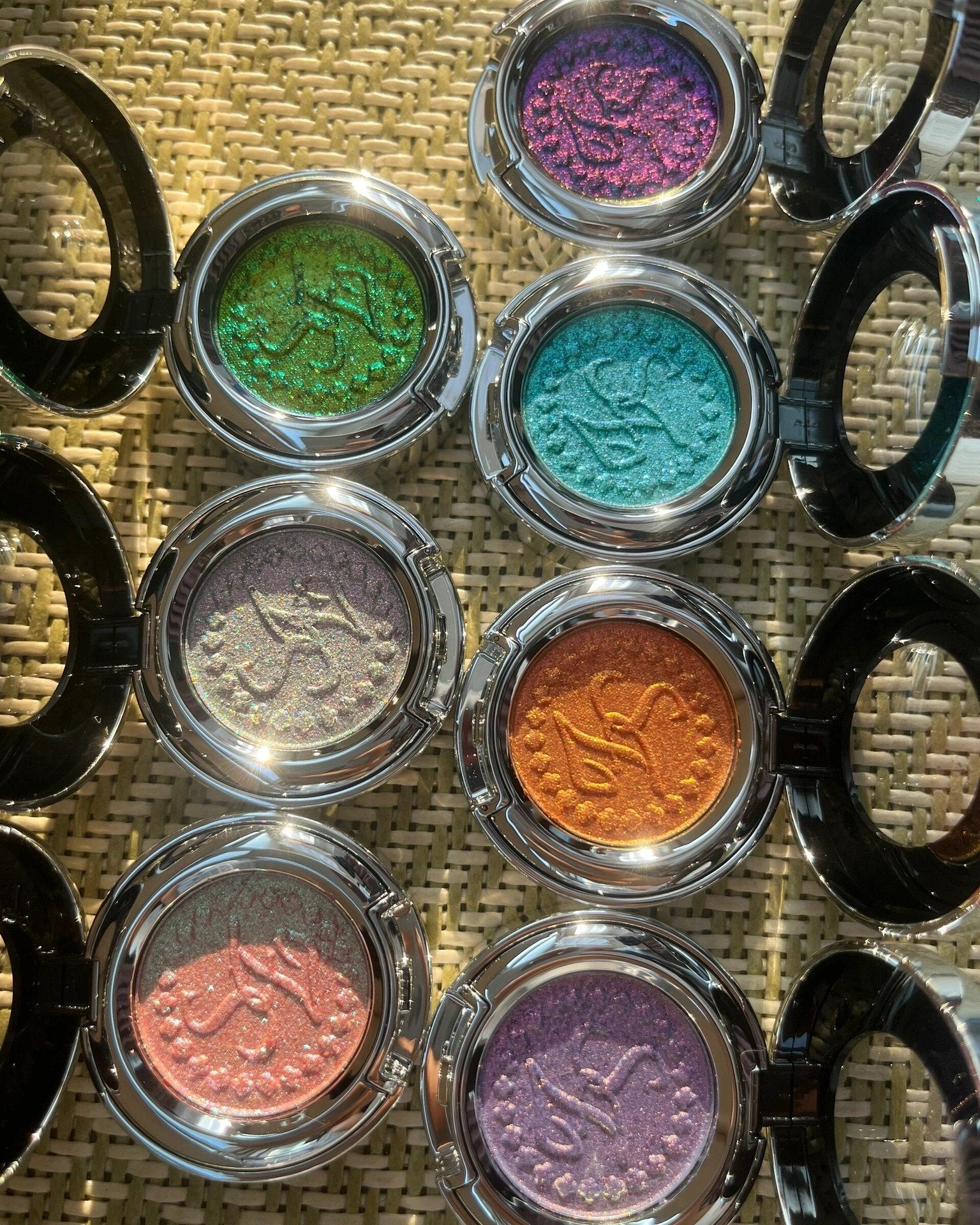 SheenEffect Color Changing Monochrome Eyeshadow Palette - Long Lasting Pigmented Makeup for Day & Night Looks - Perfect for Parties, Weddings and Special Occasions