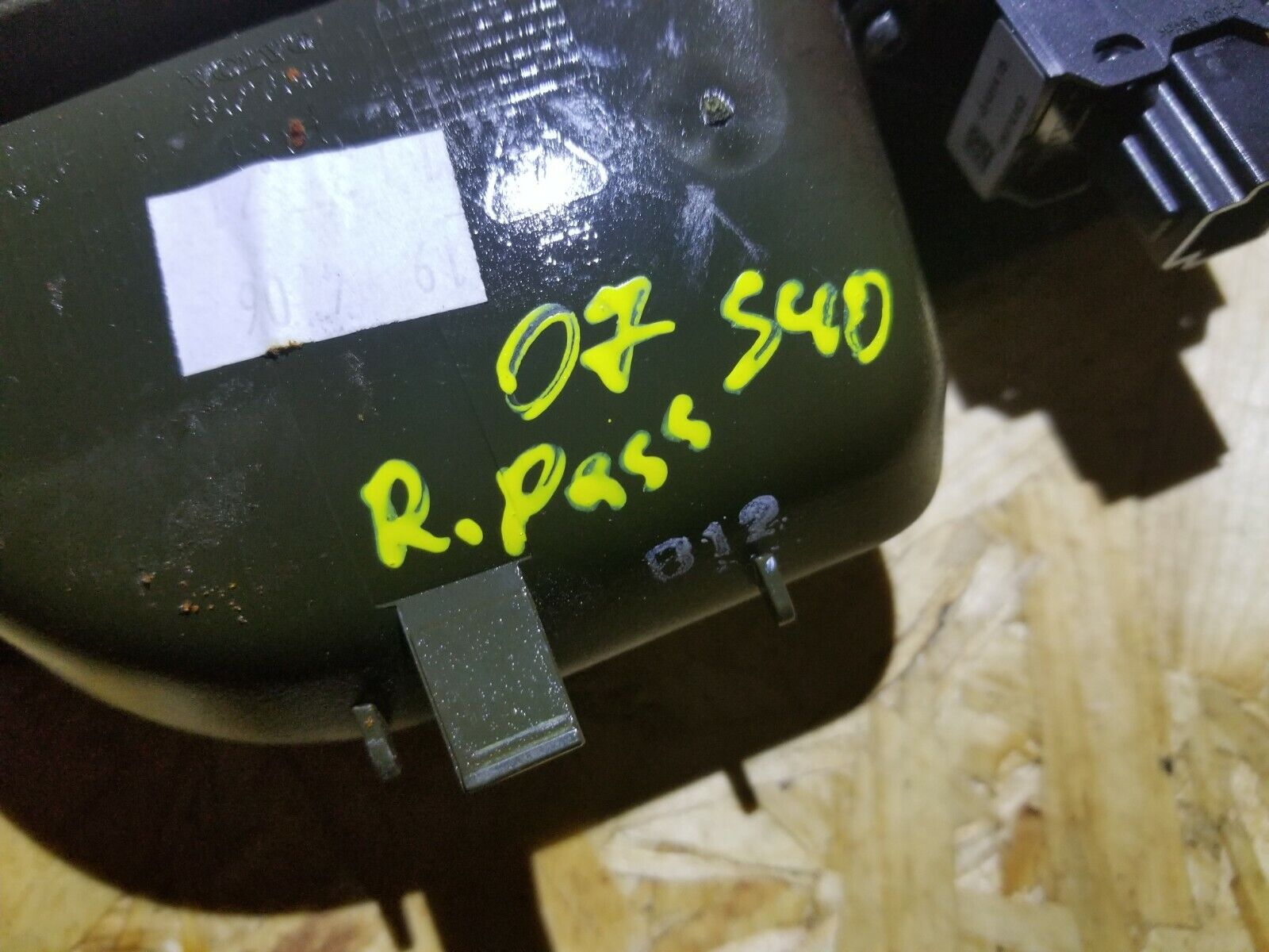 2005-2007 Volvo S40 Right Rear Passenger Power Window Switch OEM Replacement - Perfect for Window Repair & Maintenance