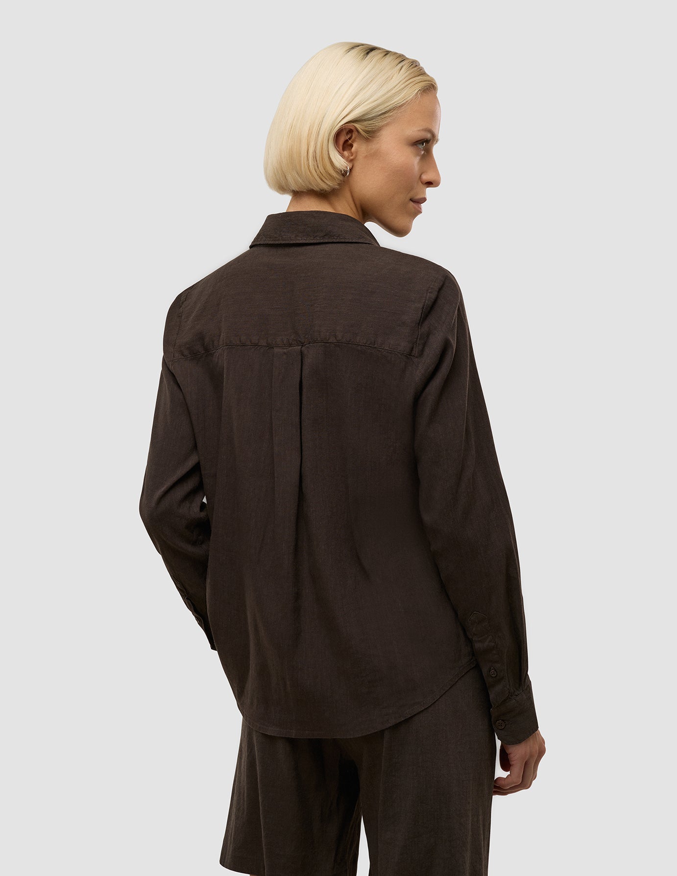 Premium Women's Linen Shirt in Espresso - Breathable & Stylish Summer Blouse for Casual Outings & Beach Vacations