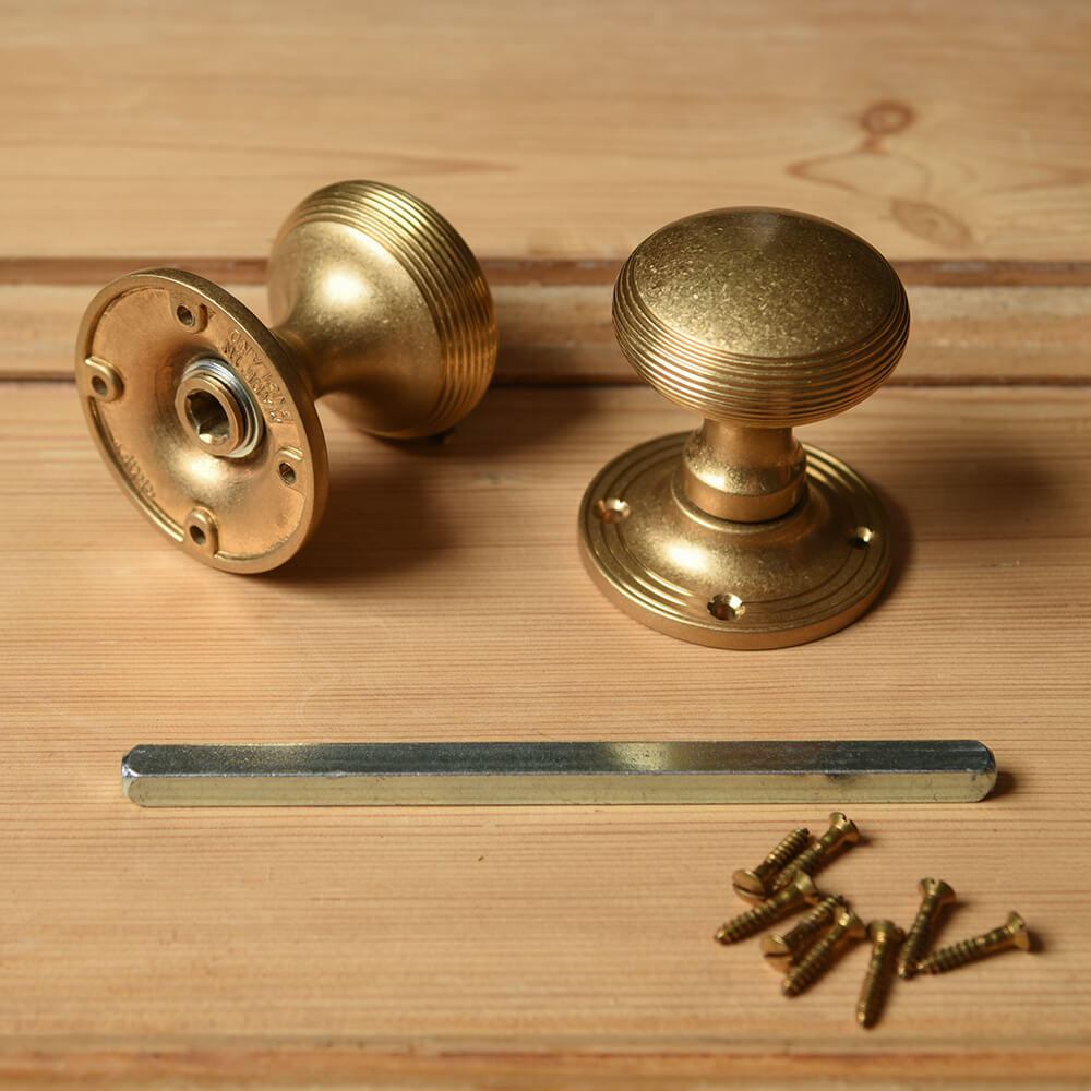Vintage Aged Brass Reeded Cushion Door Knobs - Antique Style Cabinet & Drawer Pulls for Home Decor & Furniture Restoration