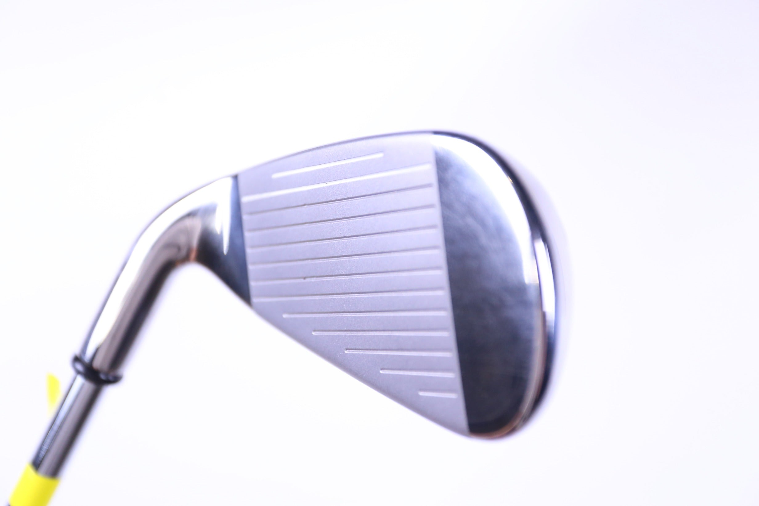 Used Callaway RAZR X NG 4 Iron Right Handed Uniflex Flex Golf Club - Perfect for Practice & Course Play