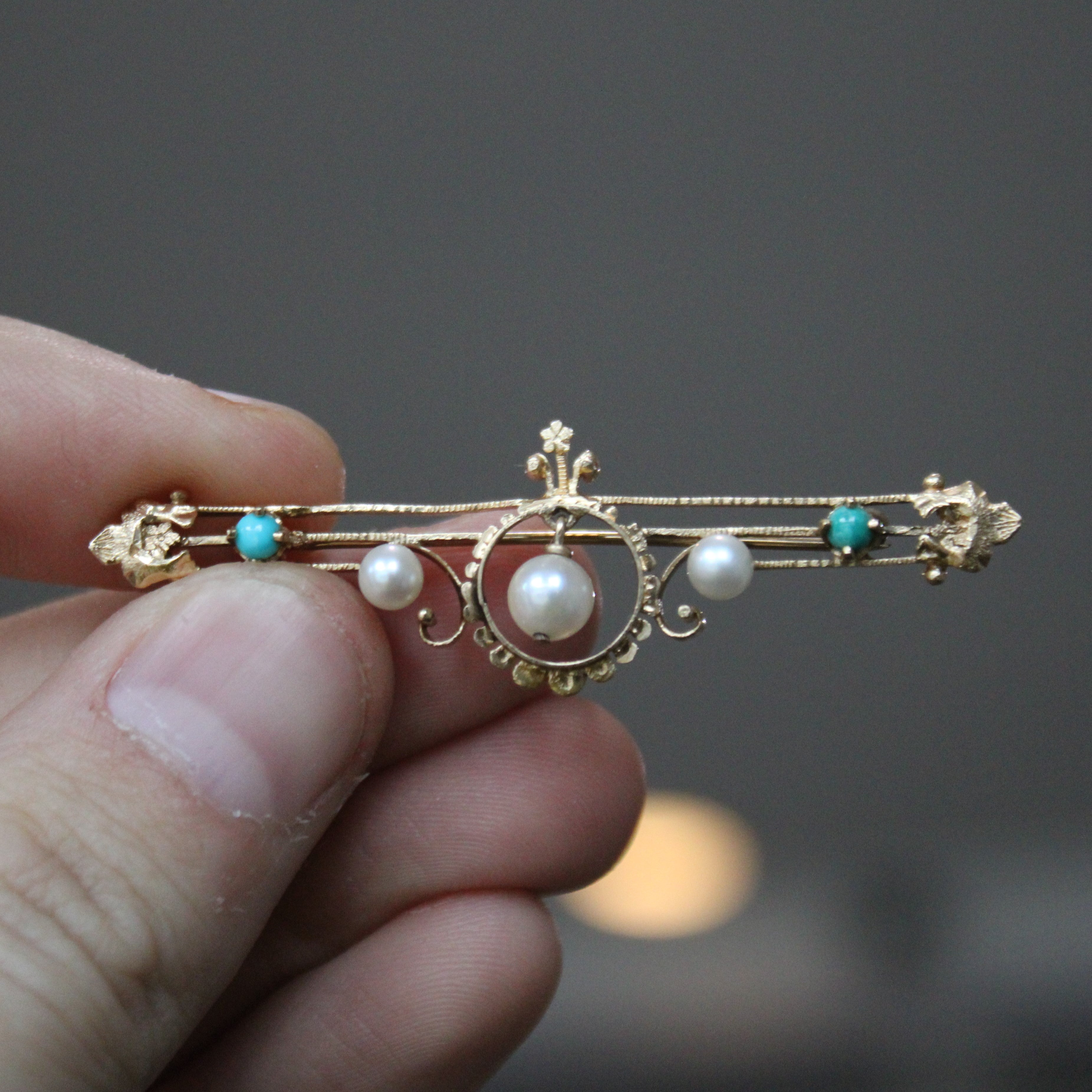 Vintage Chrysocolla & Pearl Brooch - 0.25 Carat Total Weight (CTW) - Elegant Jewelry for Women - Perfect for Weddings, Parties & Special Occasions