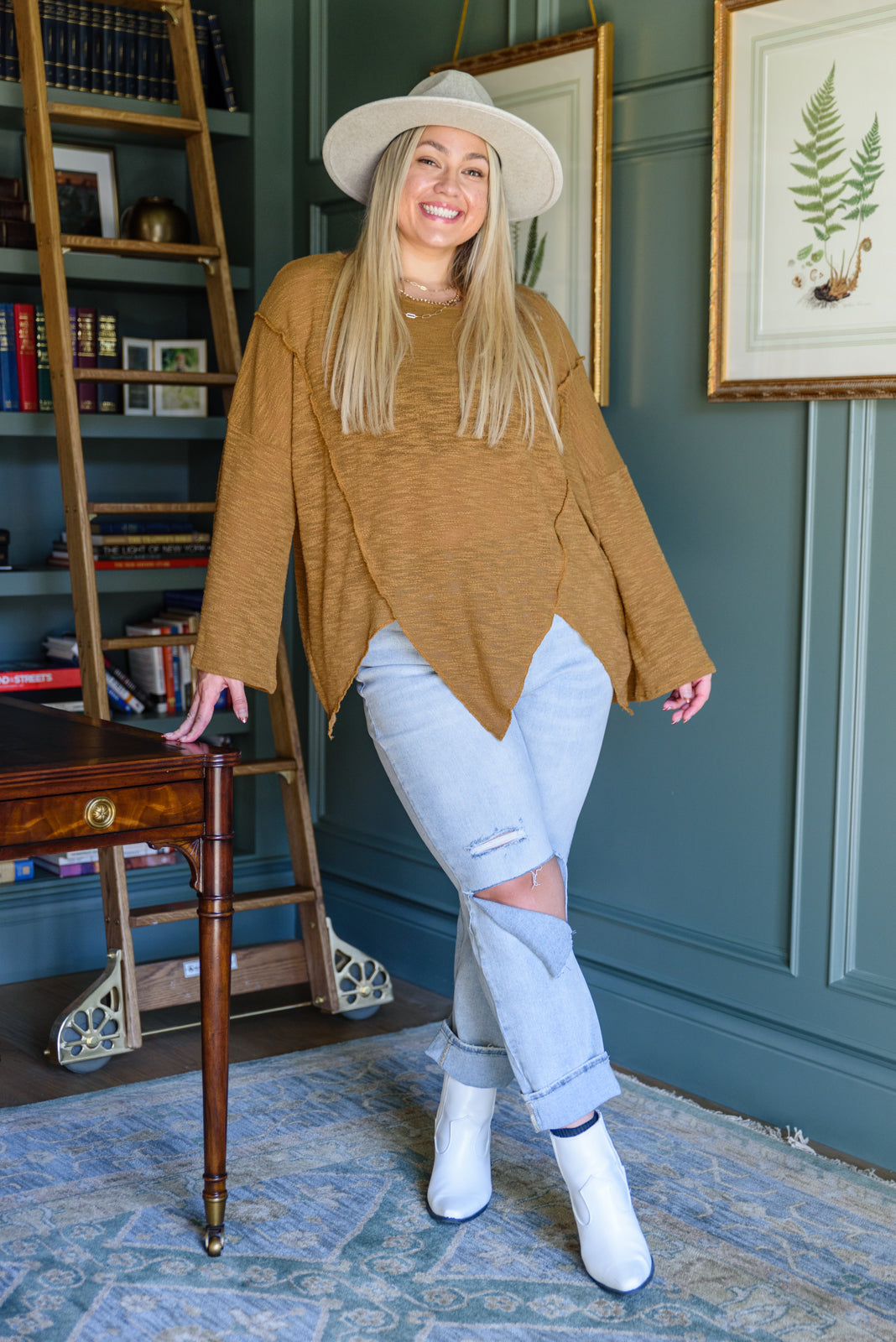 Stylish Lightweight Sweater for Women - Soft Comfortable Knit Pullover - Perfect for Casual Outfits, Office Wear & Fall Layering