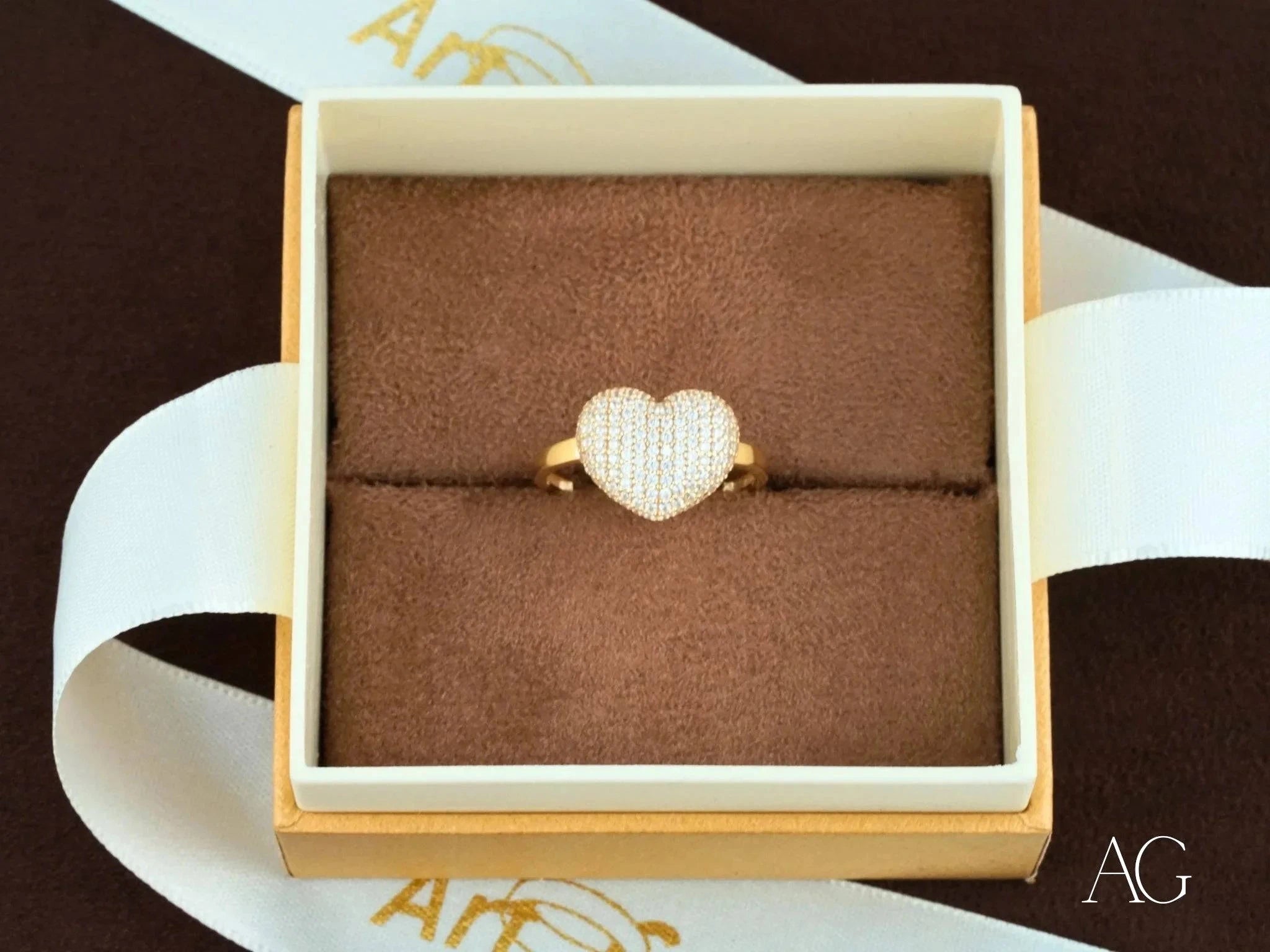 18K Yellow Gold Heart Shaped Ring for Women - Elegant & Romantic Jewelry Gift for Valentine's Day, Anniversary & Special Occasions