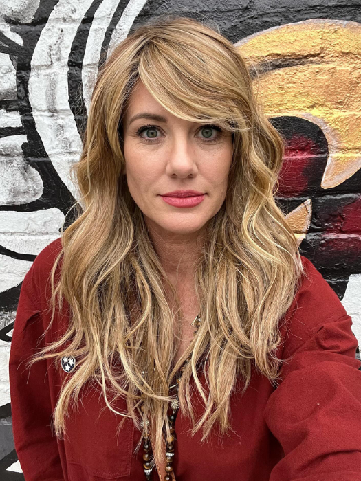 California Beach Waves HF Synthetic Lace Front Wig with Mono Top - Natural Looking Wavy Hair for Women, Perfect for Cosplay, Daily Wear & Special Occasions