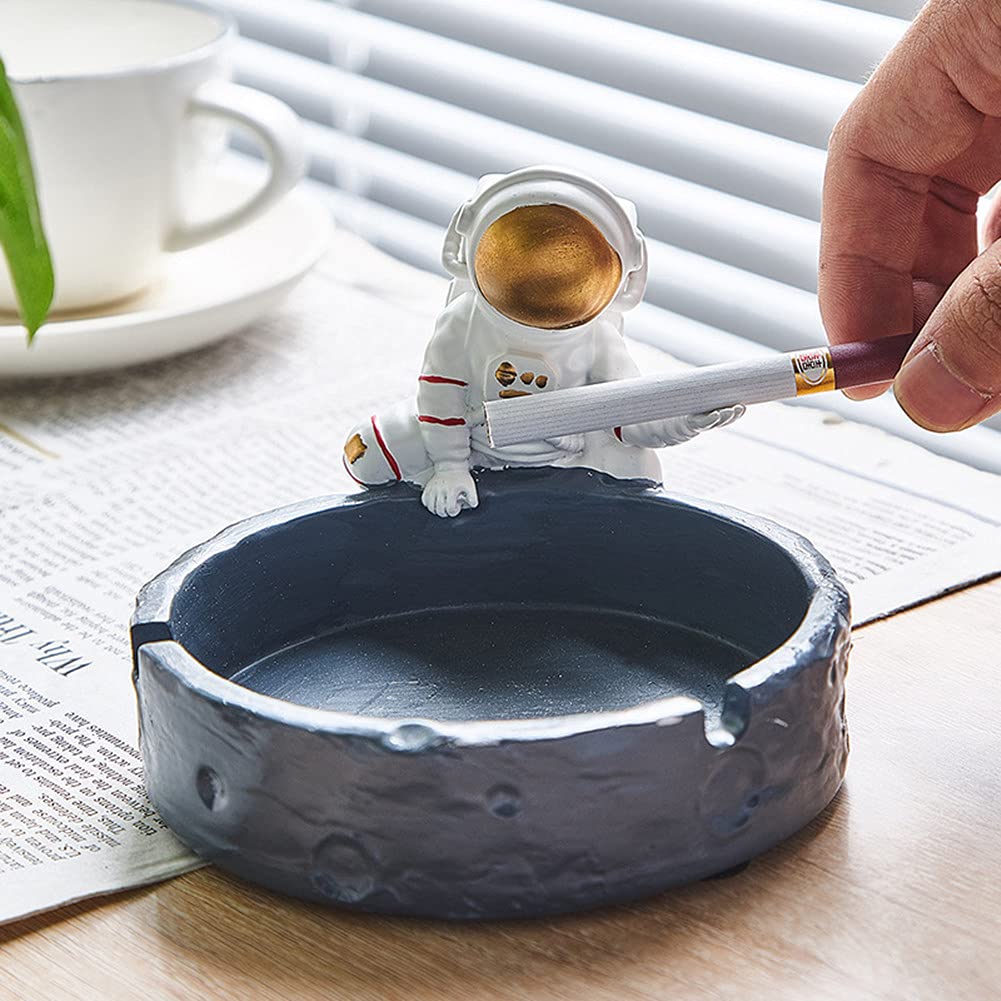 Premium Astronaut-Themed Cigar Ashtray - Modern Decorative Ashtray for Home, Office, Indoor & Outdoor Use - Perfect for Patio, Man Cave, and Smoking Lounges