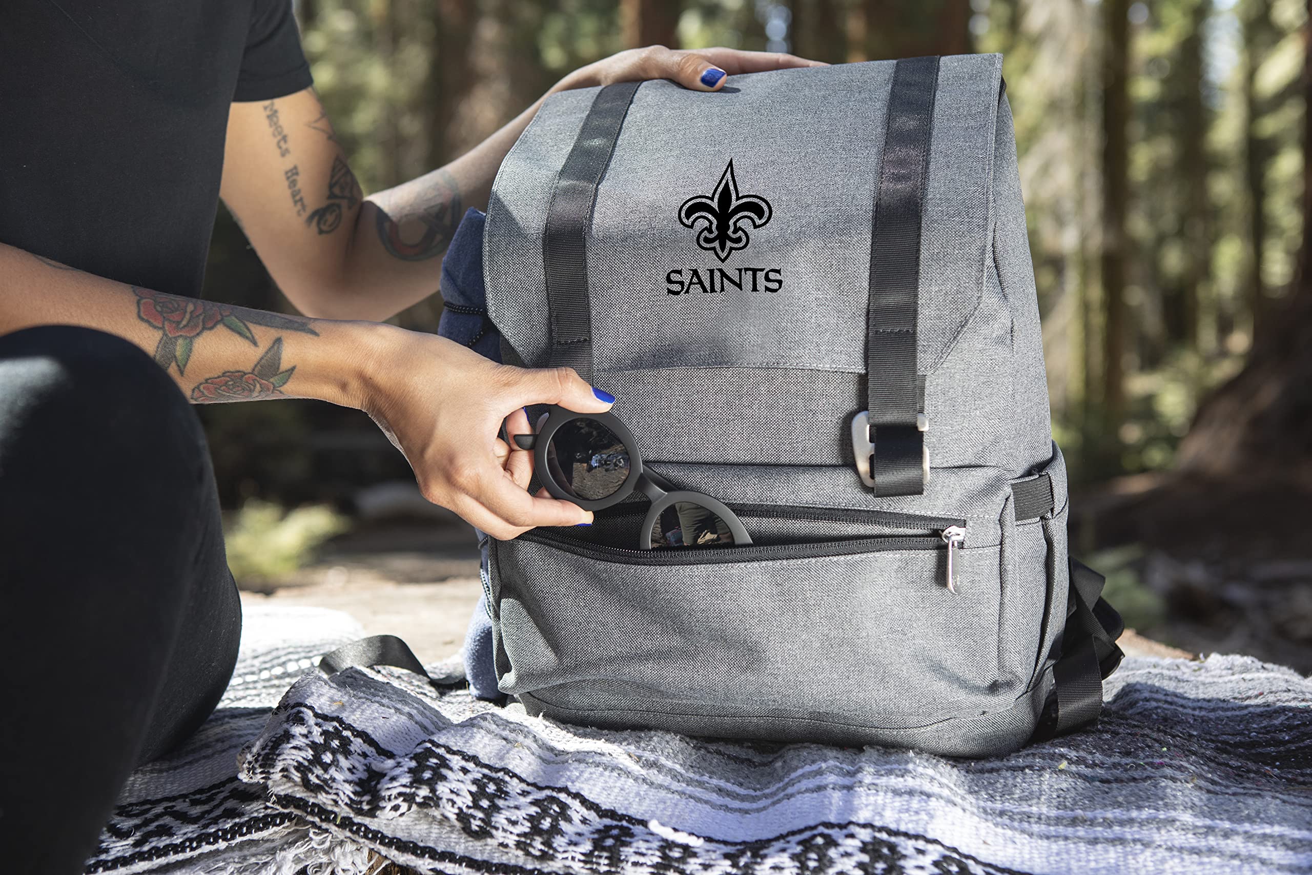 PICNIC TIME NFL New Orleans Saints OTG Traverse Backpack Cooler - Insulated Soft Cooler Backpack for Hiking, Camping & Tailgating - 20L Capacity, Leakproof Design (Heathered Gray) - Perfect for Outdoor Adventures, Sports Games & Beach Trips
